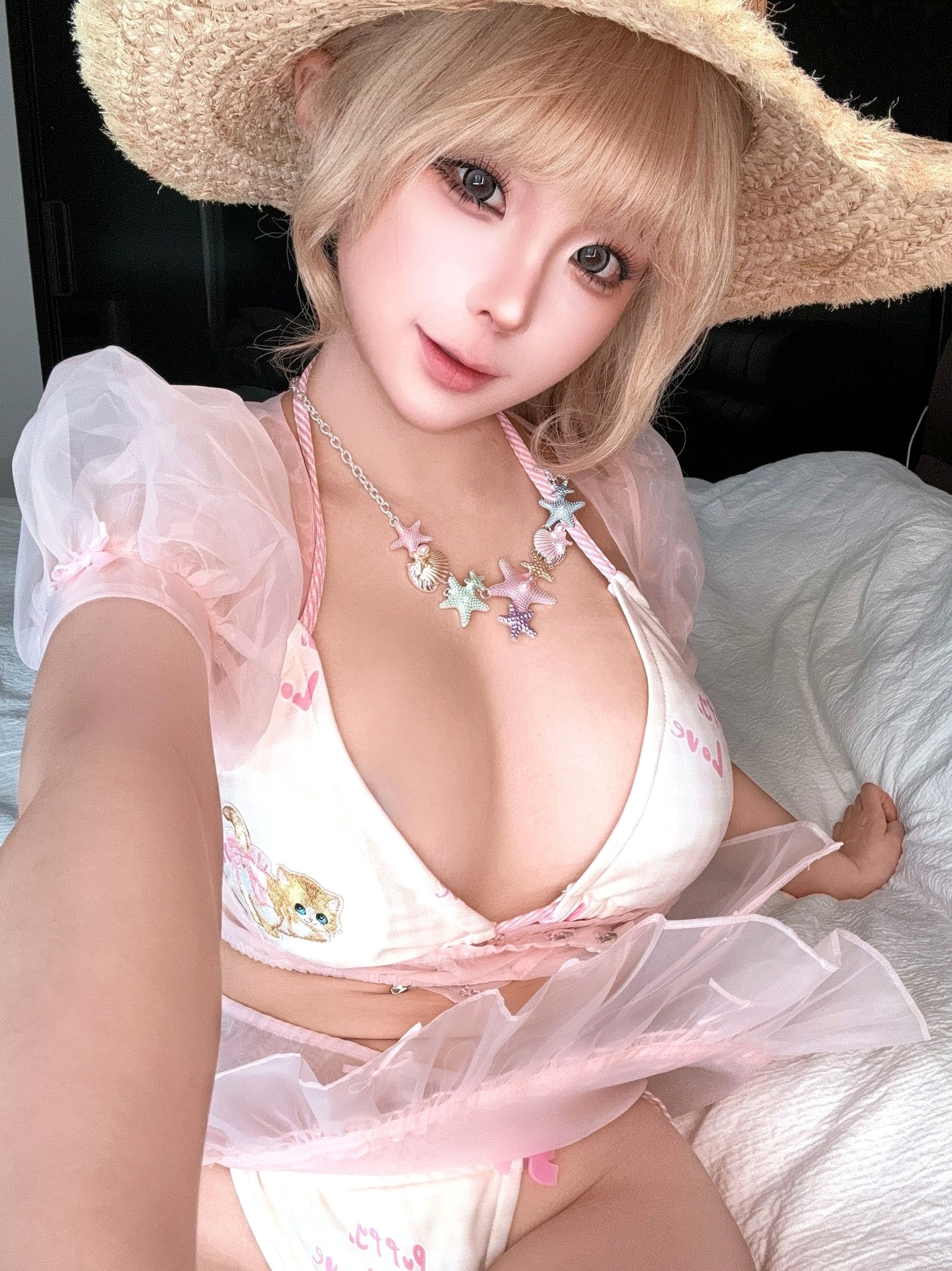 《蠢沫沫-自拍3月》甜美泳装与黑色内衣性感私房照