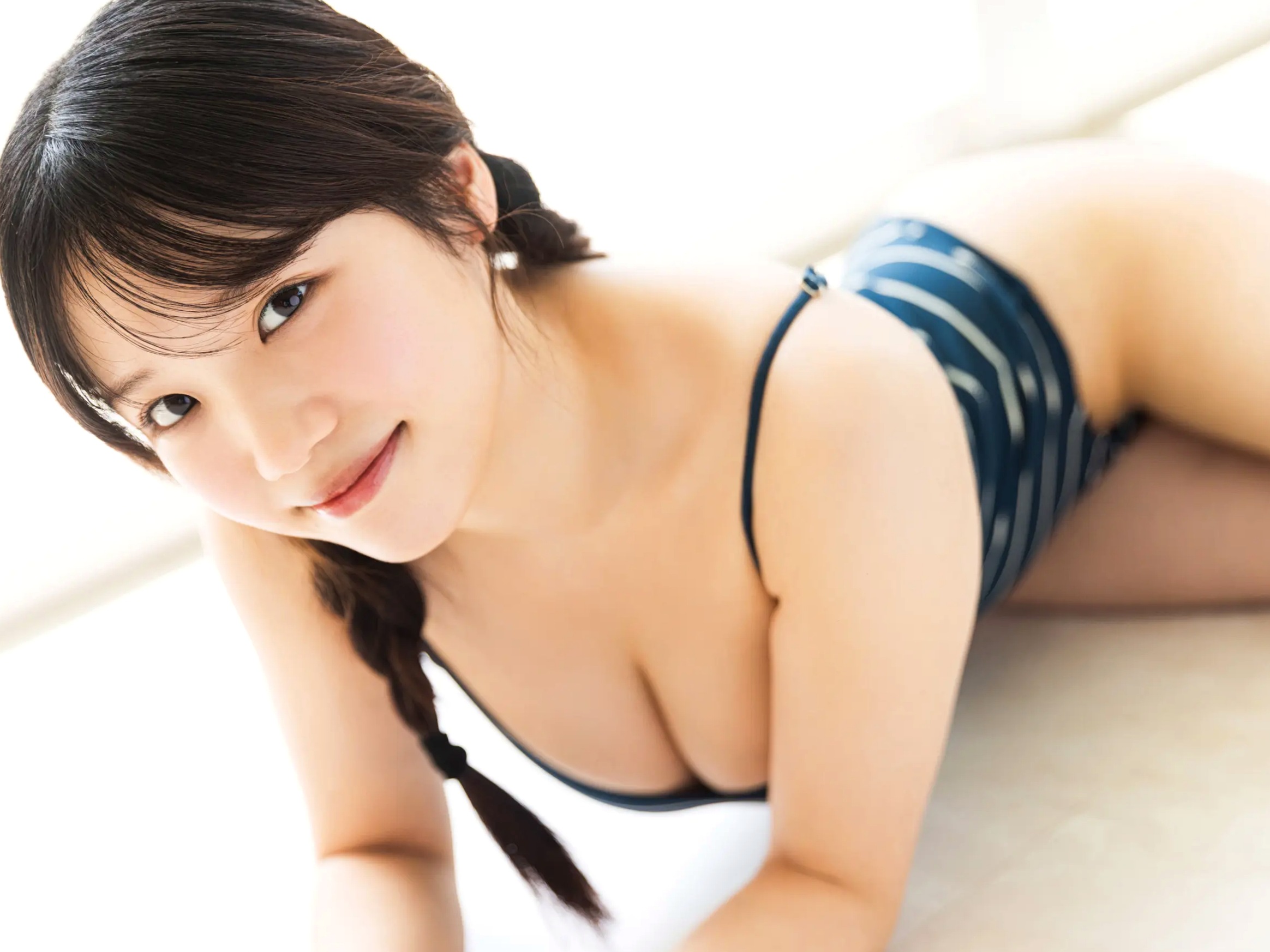 堀みなみ - 聖なるHカップ vol.3 日本童颜巨乳女神阳光户外比基尼写真