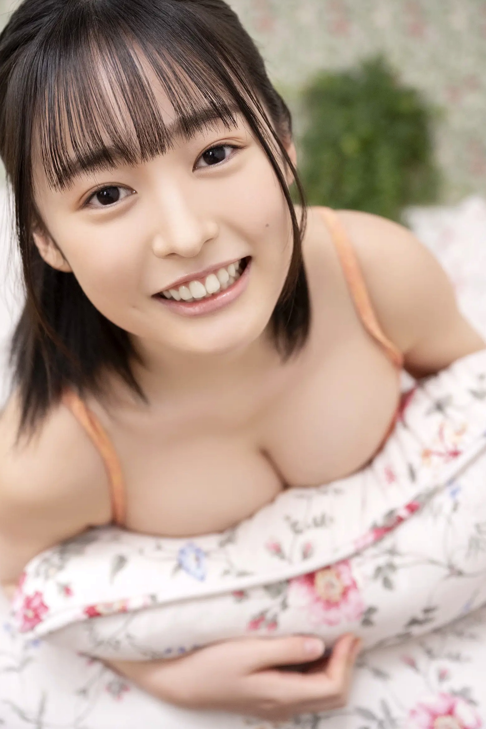 白濱美兎 - Pure White 清纯童颜巨乳美少女柔美私房内衣写真
