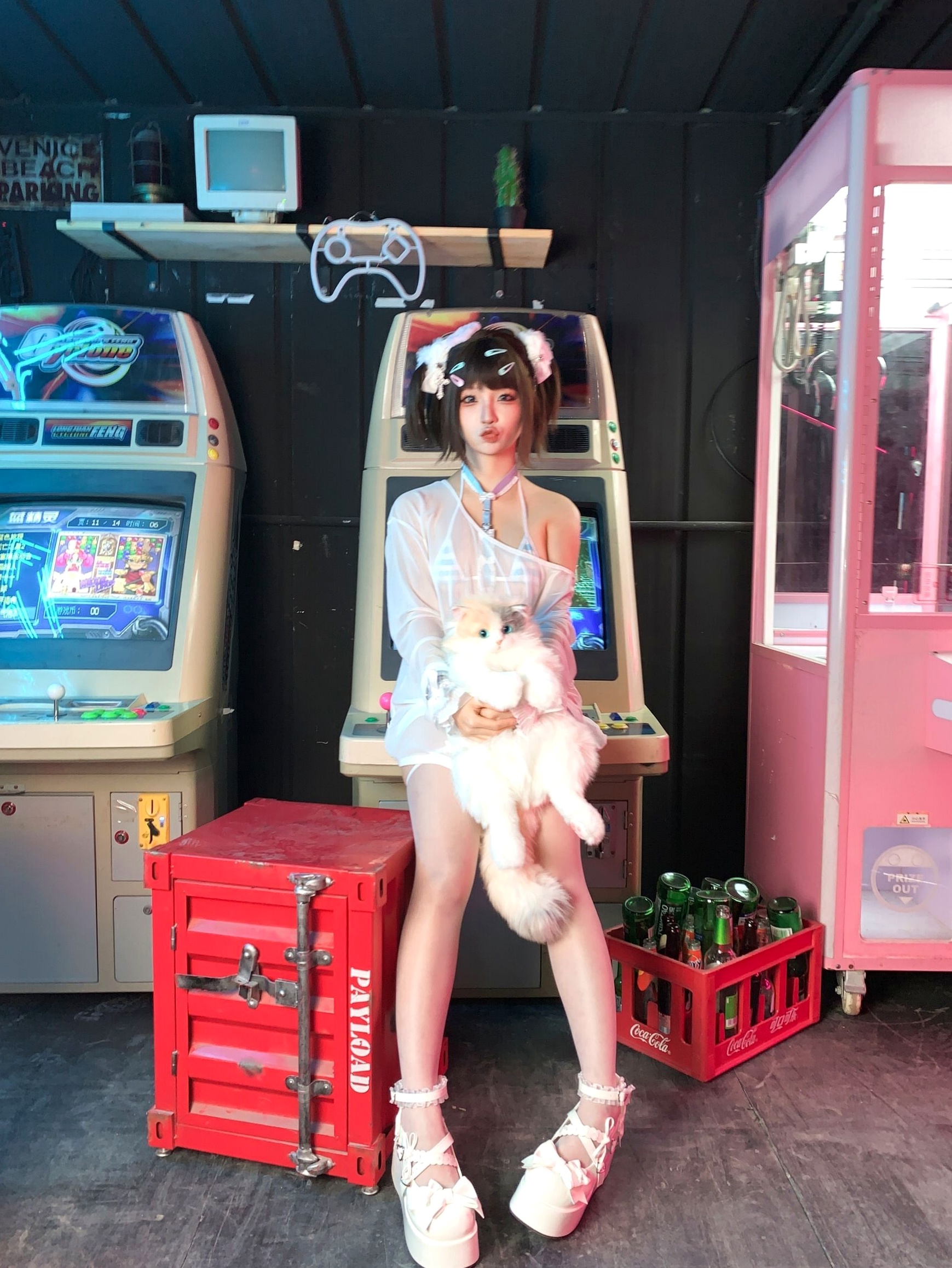《蠢沫沫-娃娃姬》游戏机房性感内衣写真 湿身诱惑与白丝吊带二次元COS