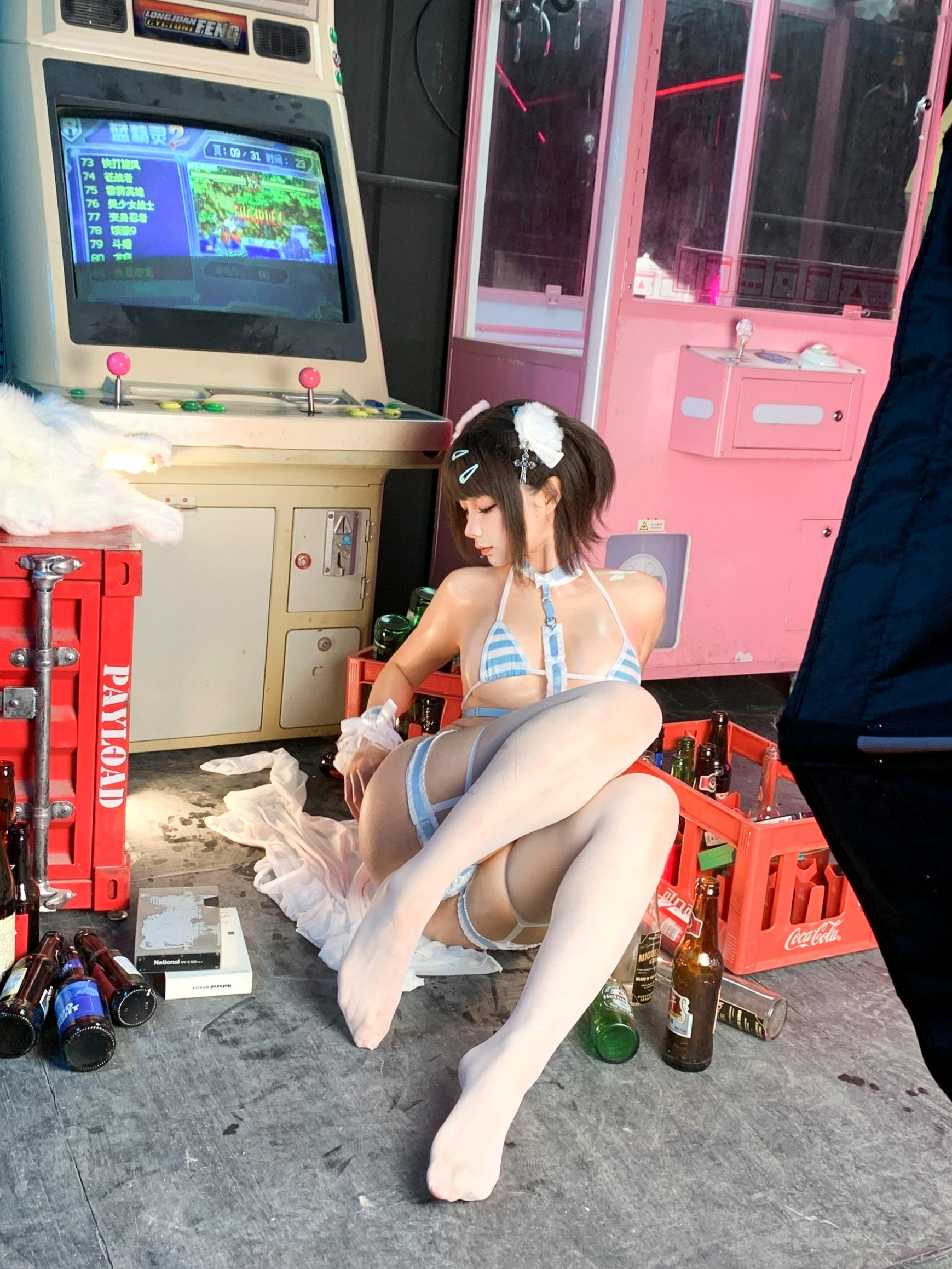 《蠢沫沫-娃娃姬》游戏机房性感内衣写真 湿身诱惑与白丝吊带二次元COS