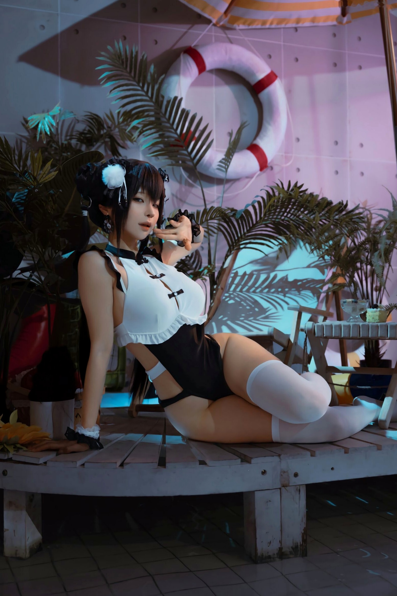 蠢沫沫-熊猫娘 独家二次元高叉旗袍美腿性感私房写真
