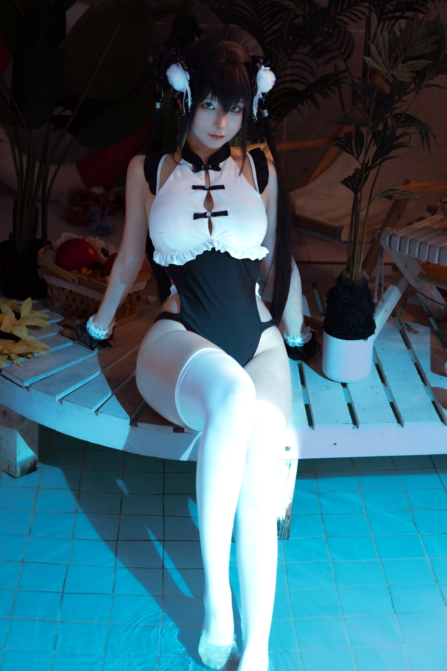 蠢沫沫-熊猫娘 独家二次元高叉旗袍美腿性感私房写真