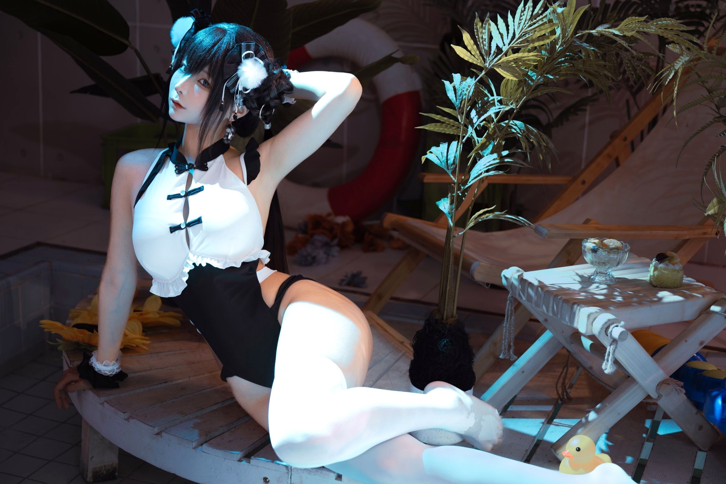 蠢沫沫-熊猫娘 独家二次元高叉旗袍美腿性感私房写真