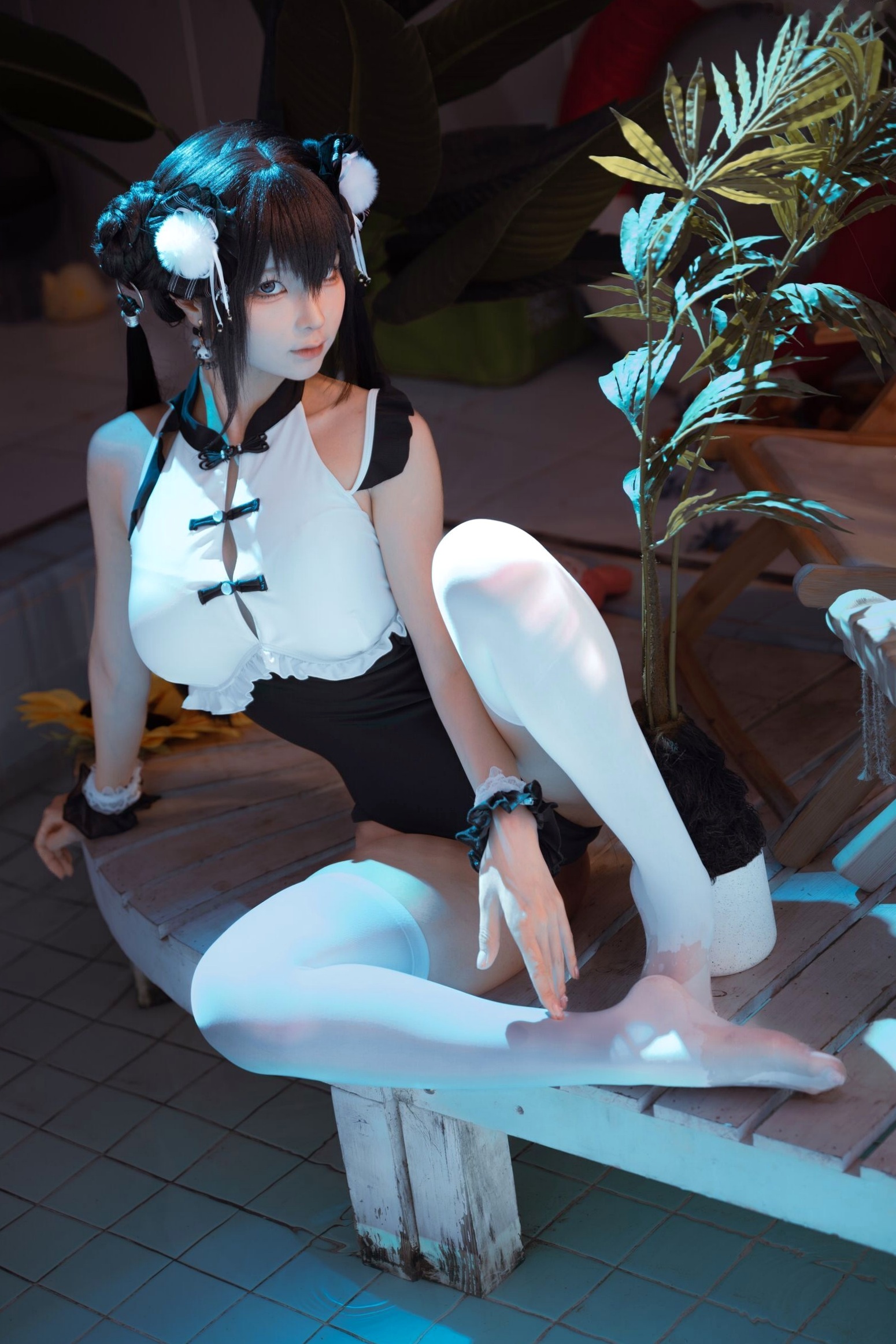 蠢沫沫-熊猫娘 独家二次元高叉旗袍美腿性感私房写真