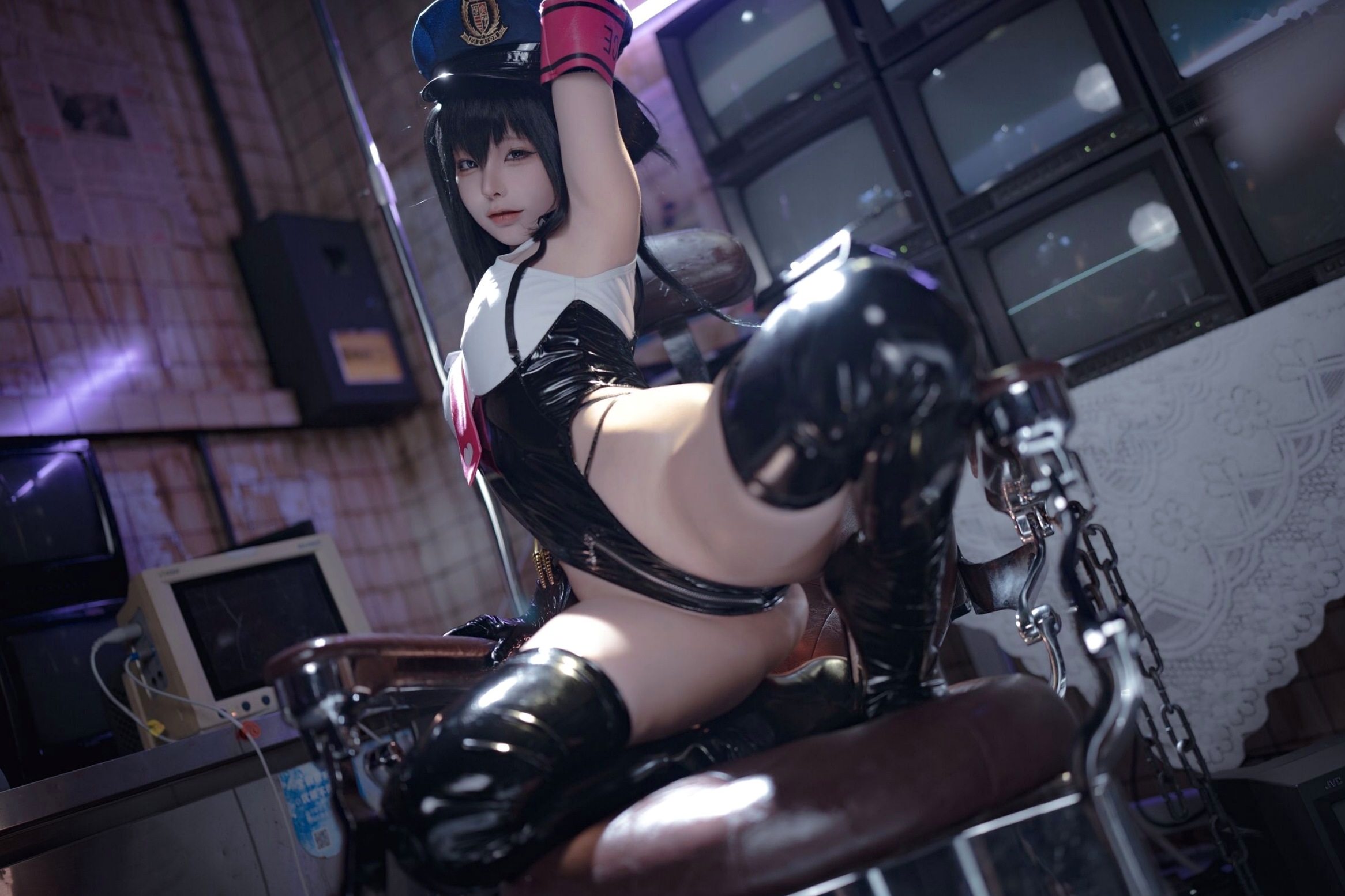 蠢沫沫-沙希女警性感皮衣制服Cosplay写真