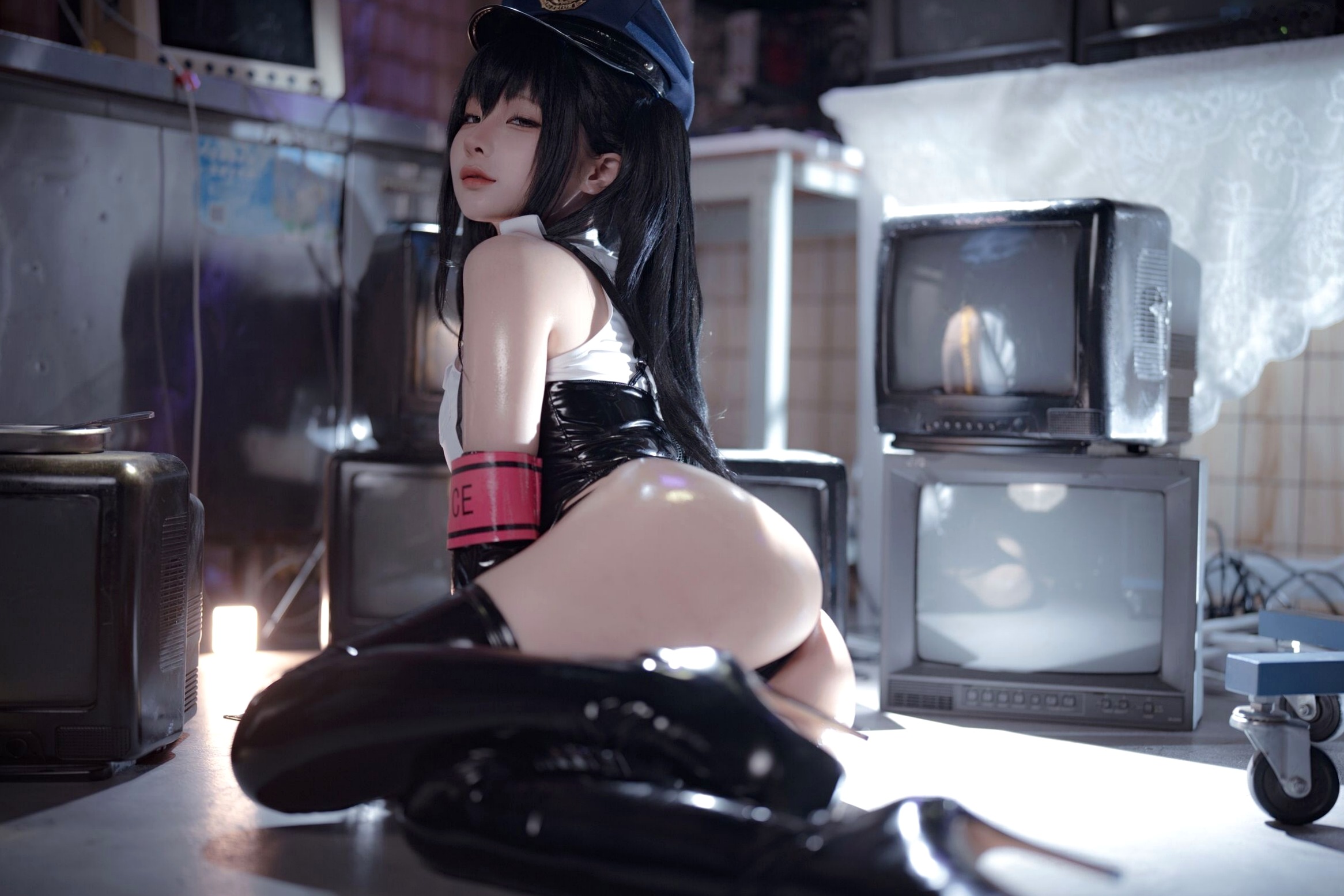 蠢沫沫-沙希女警性感皮衣制服Cosplay写真