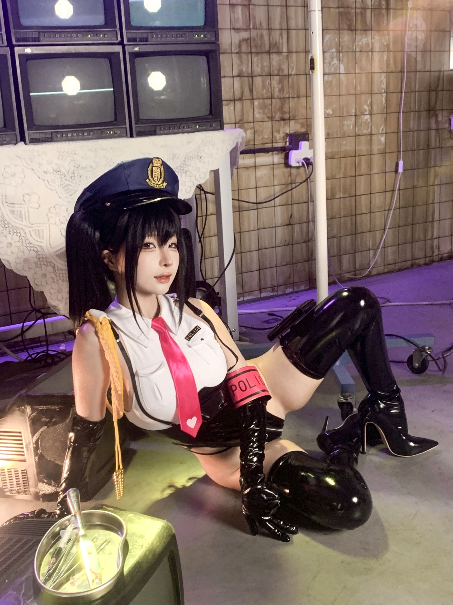 蠢沫沫-沙希女警性感皮衣制服Cosplay写真
