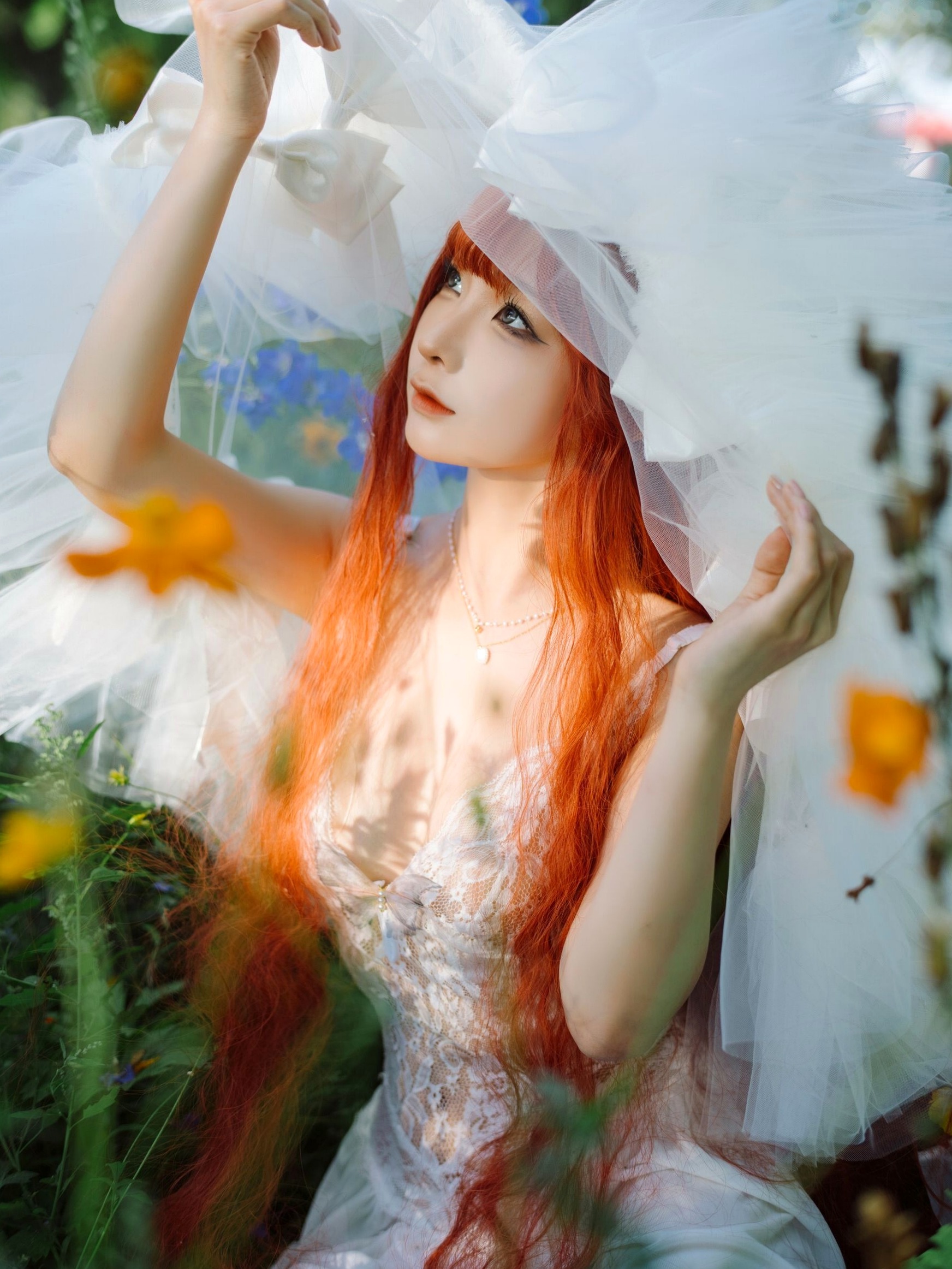 蠢沫沫-花丛婚纱 户外唯美仙女写真 纯欲白色婚纱角色扮演