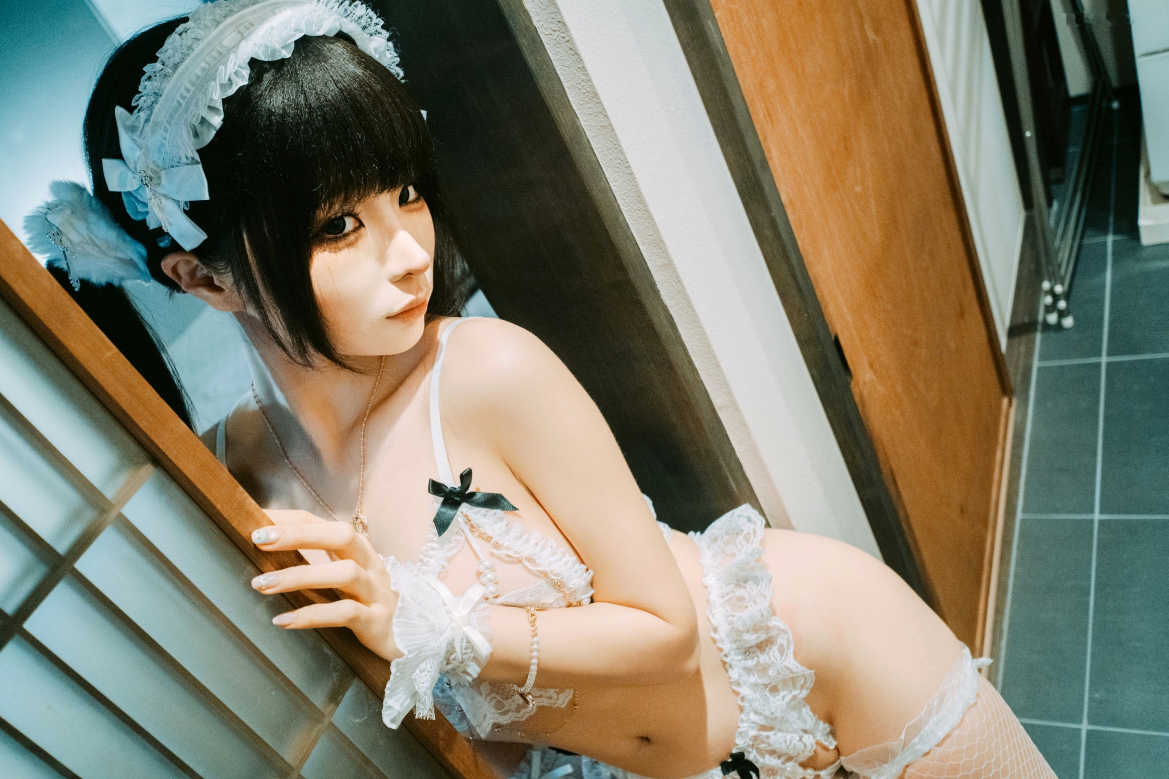 蠢沫沫-秋寻上 日系校服制服与大阪街拍性感写真