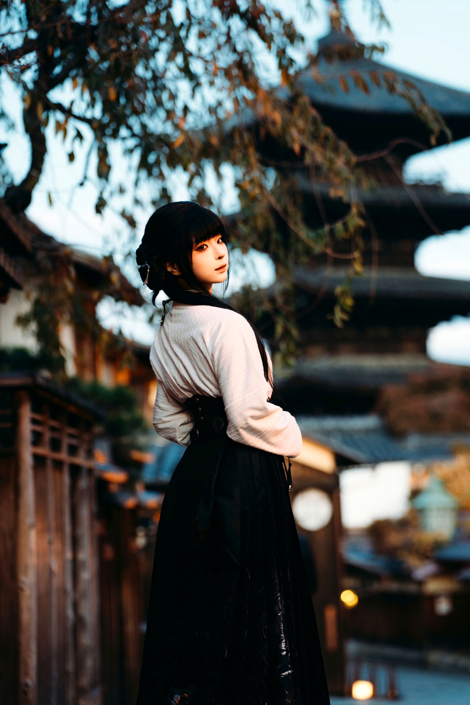 蠢沫沫-秋寻上 日系校服制服与大阪街拍性感写真