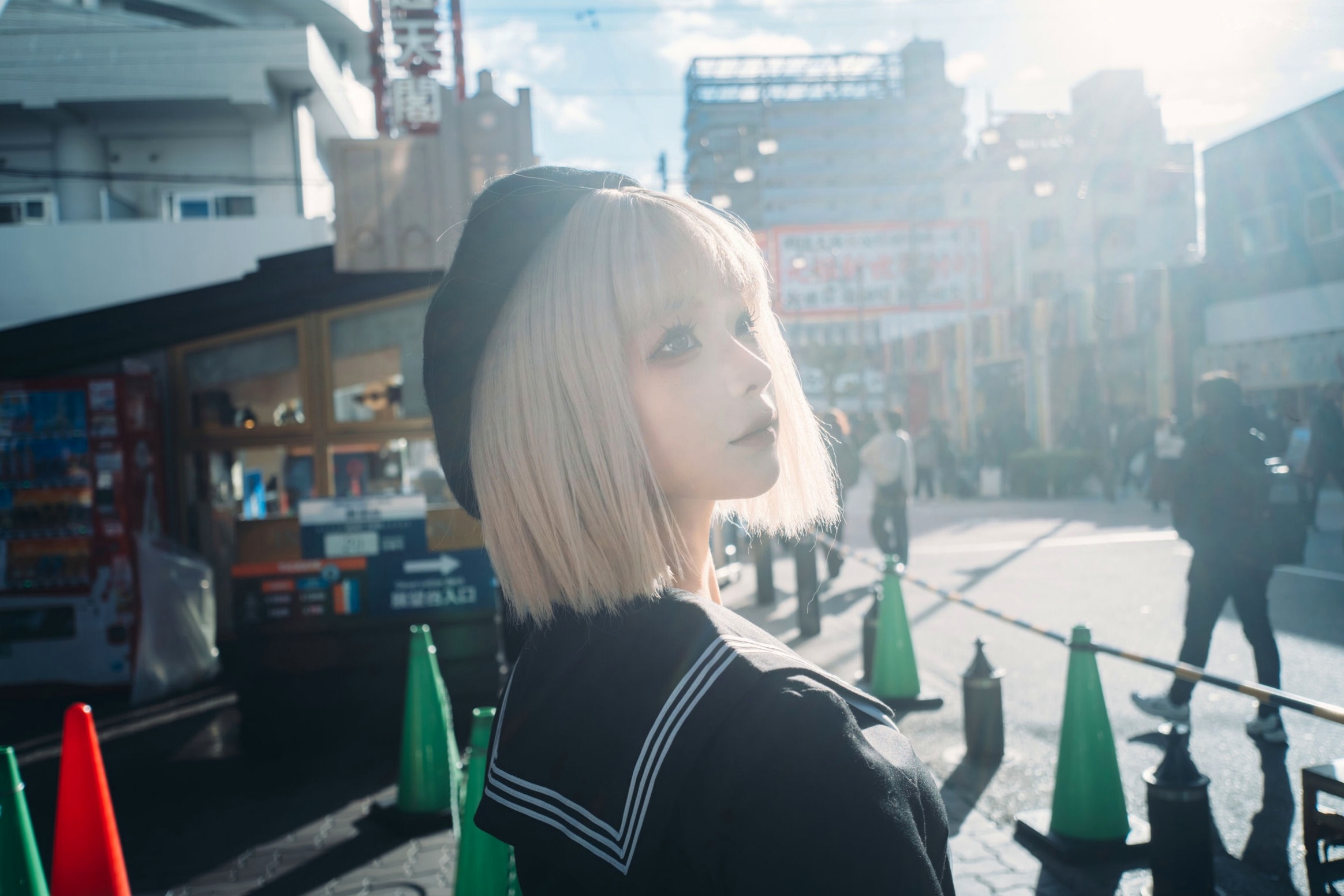 蠢沫沫-秋寻上 日系校服制服与大阪街拍性感写真