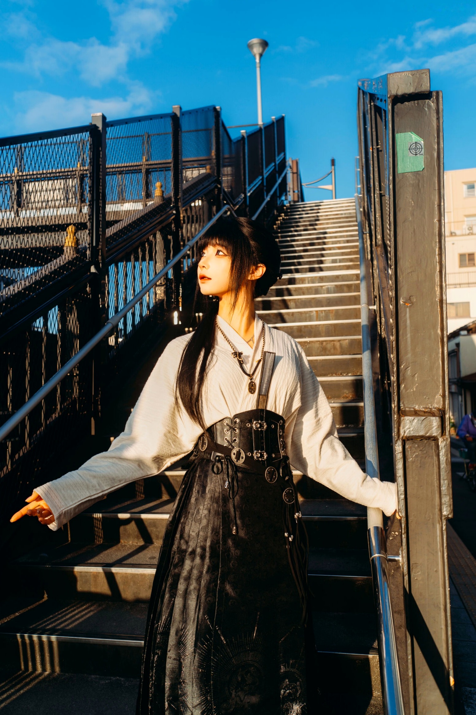 蠢沫沫-秋寻上 日系校服制服与大阪街拍性感写真