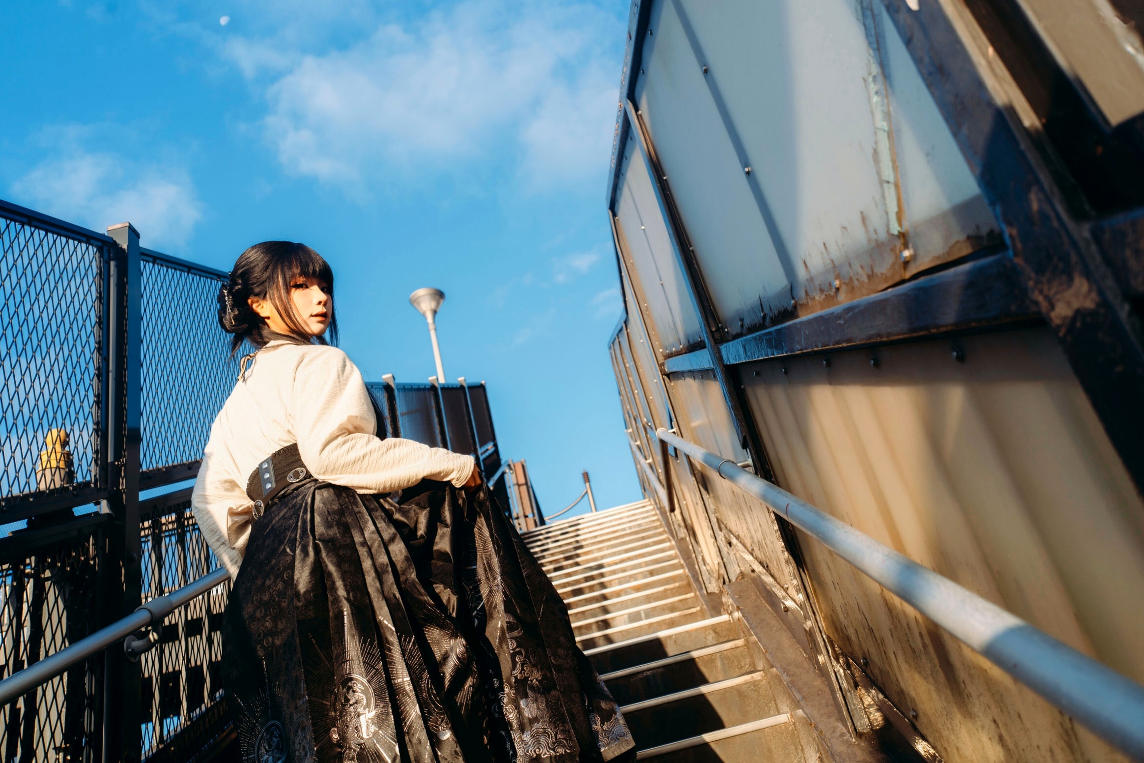 蠢沫沫-秋寻上 日系校服制服与大阪街拍性感写真