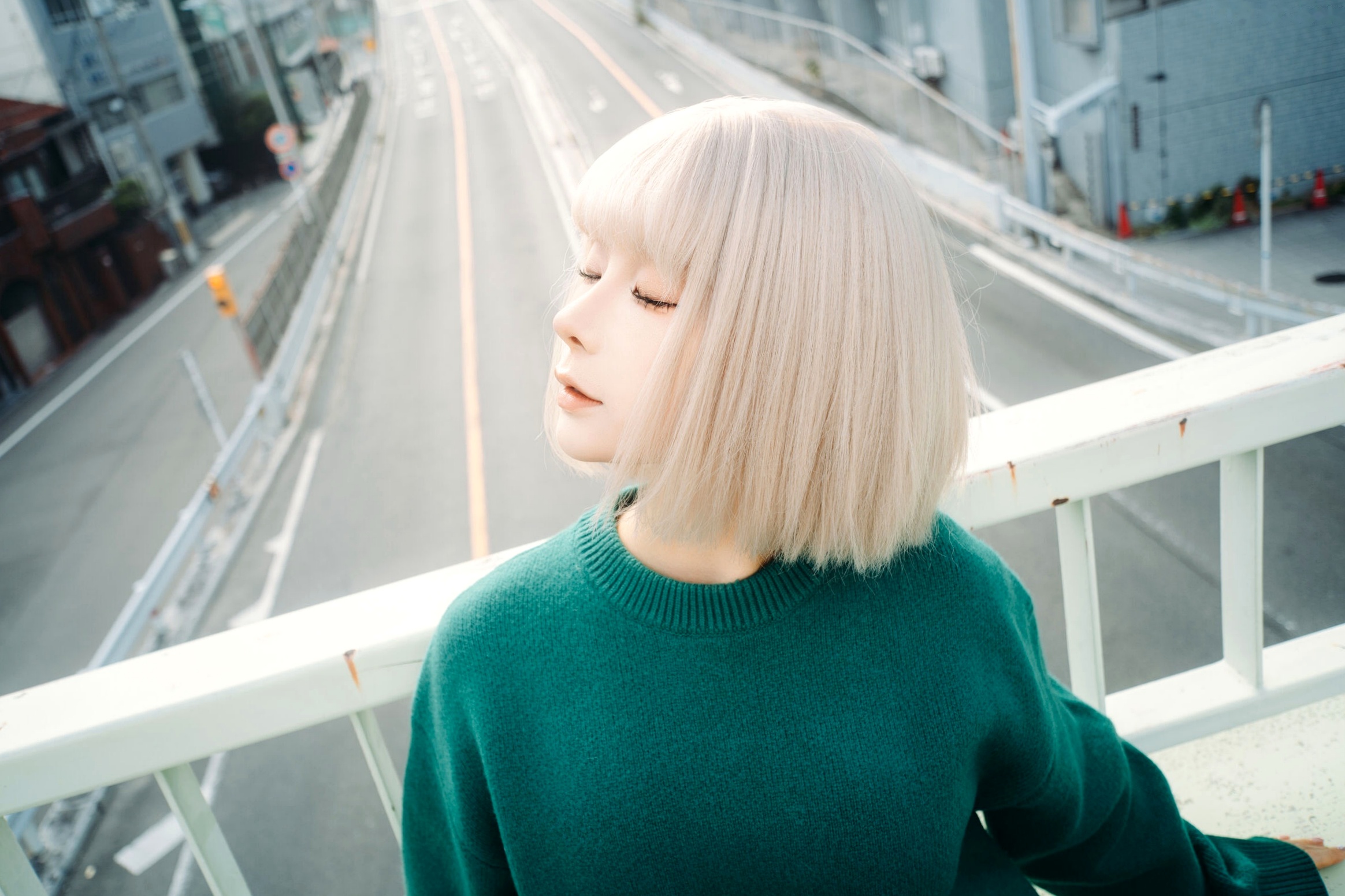 蠢沫沫-秋寻上 日系校服制服与大阪街拍性感写真