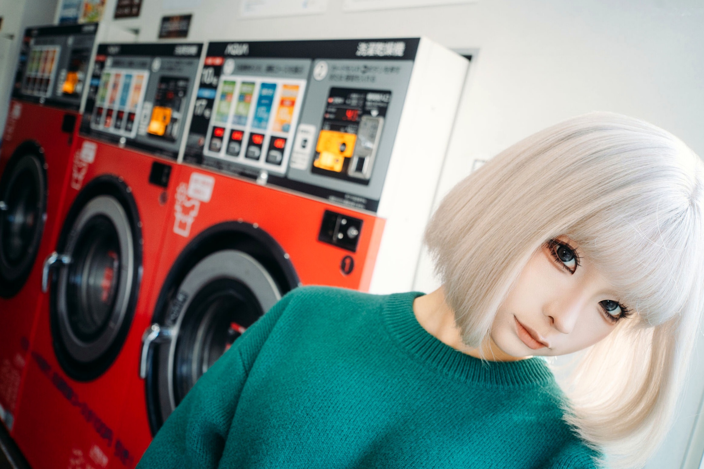 蠢沫沫-秋寻上 日系校服制服与大阪街拍性感写真
