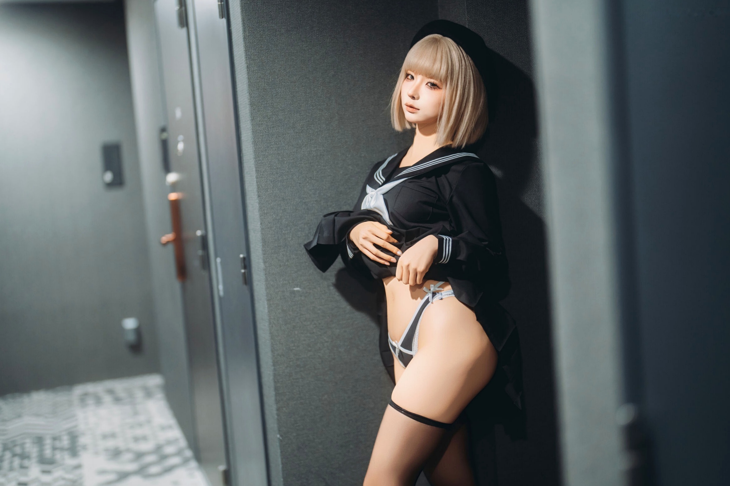 蠢沫沫-秋寻上 日系校服制服与大阪街拍性感写真