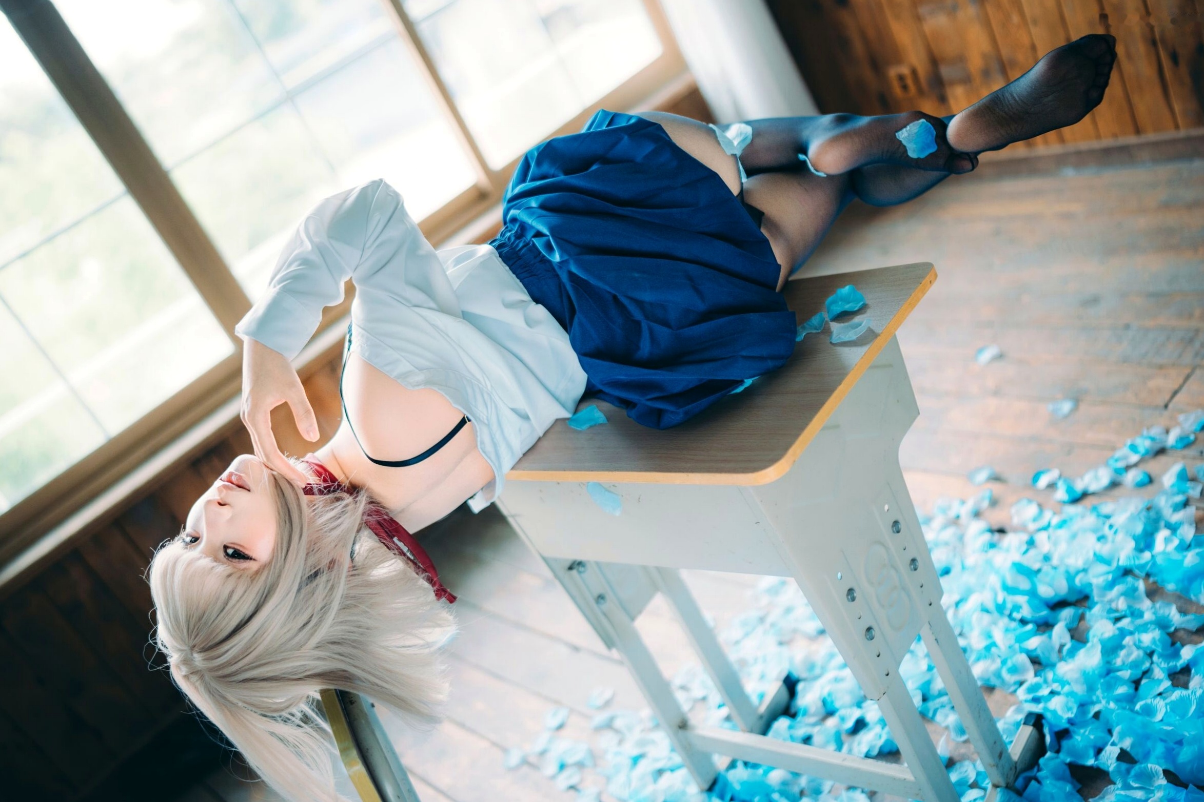 蠢沫沫-2025年09月自拍-4套 魅惑鬼姬Cosplay与黑丝校服写真
