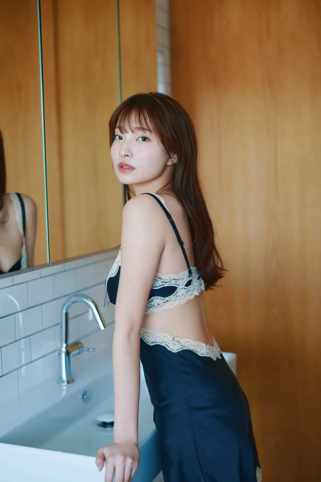 里仲菜月《おとなっちゃん!Vol.2》海边沙滩阳光清纯比基尼写真
