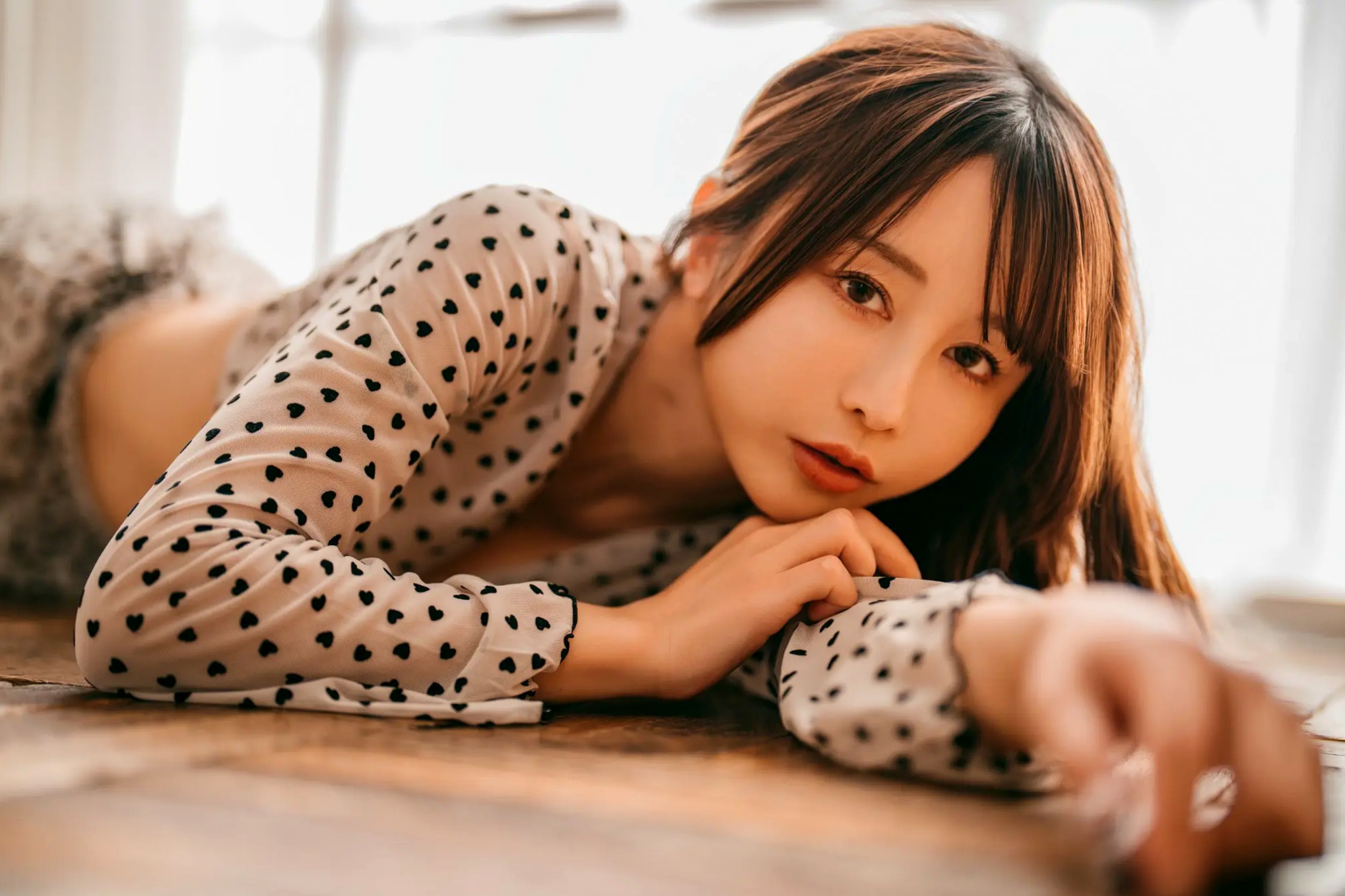 いくみ – (193iKkyu3) Loungewear 性感家居内衣私房照 窗边诱惑美臀写真
