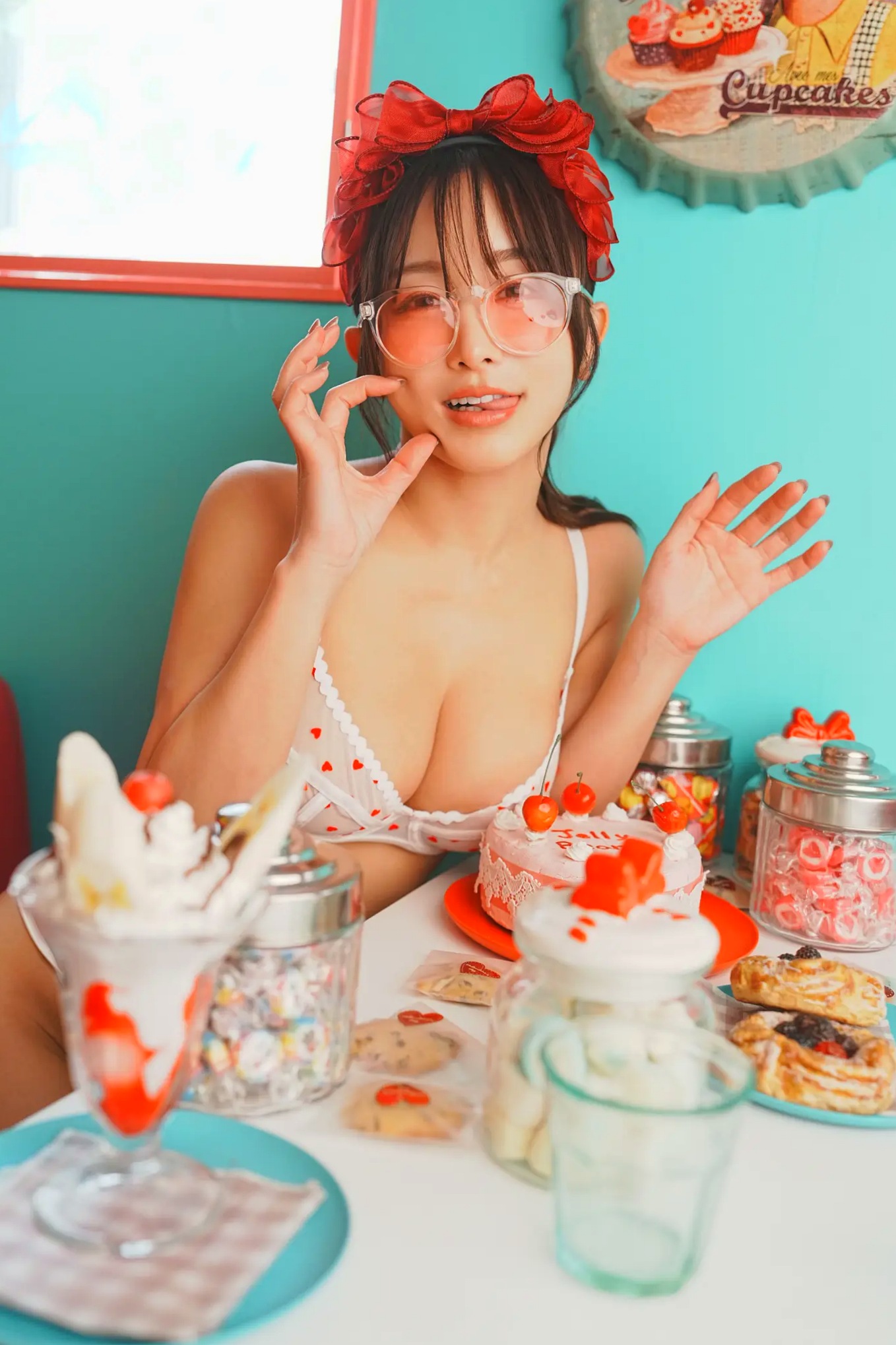 いくみ (193iKkyu3) 浪漫情人节甜美写真,身穿可爱爱心内衣,演绎极致性感诱惑