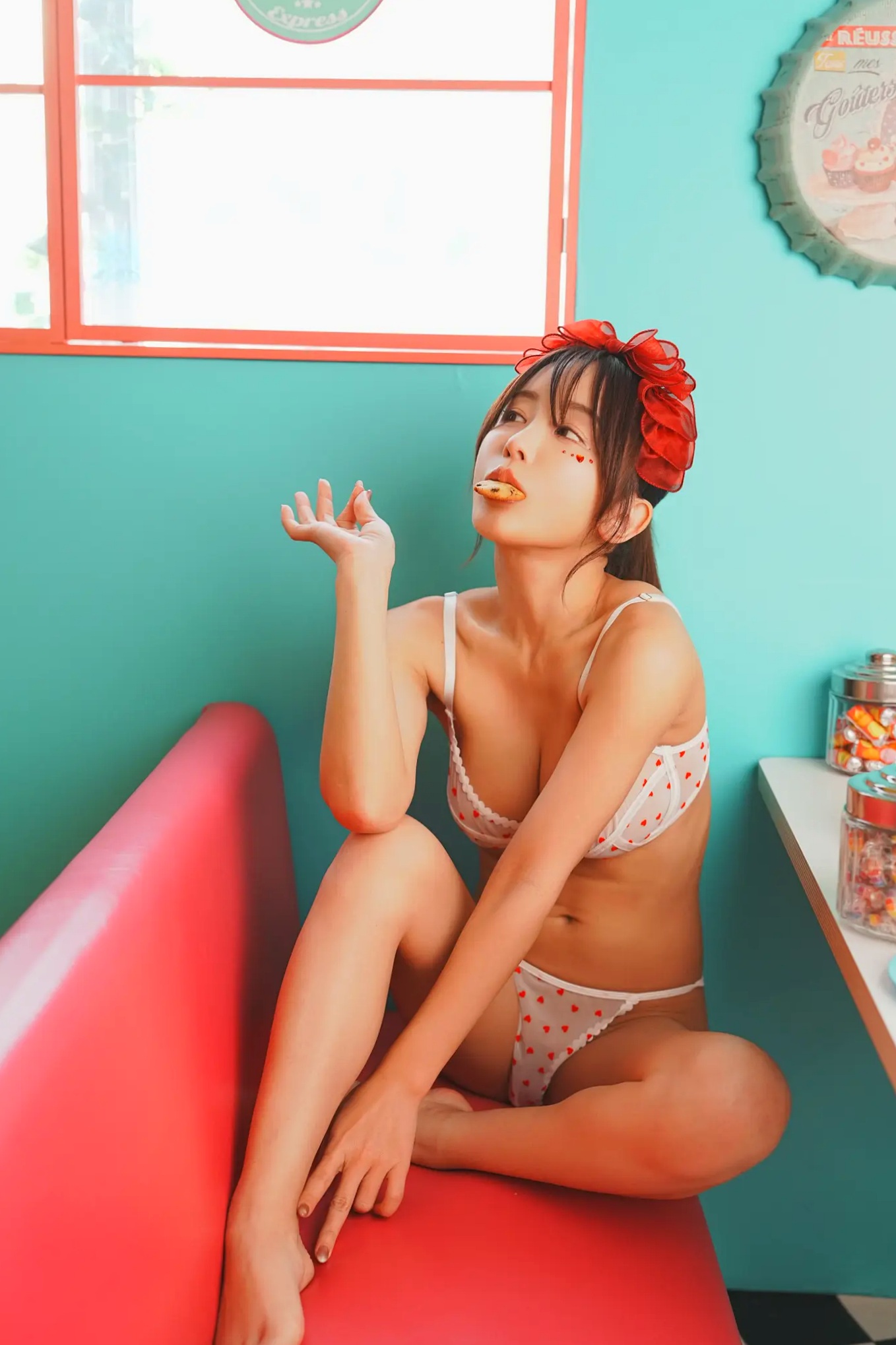 いくみ (193iKkyu3) 浪漫情人节甜美写真,身穿可爱爱心内衣,演绎极致性感诱惑