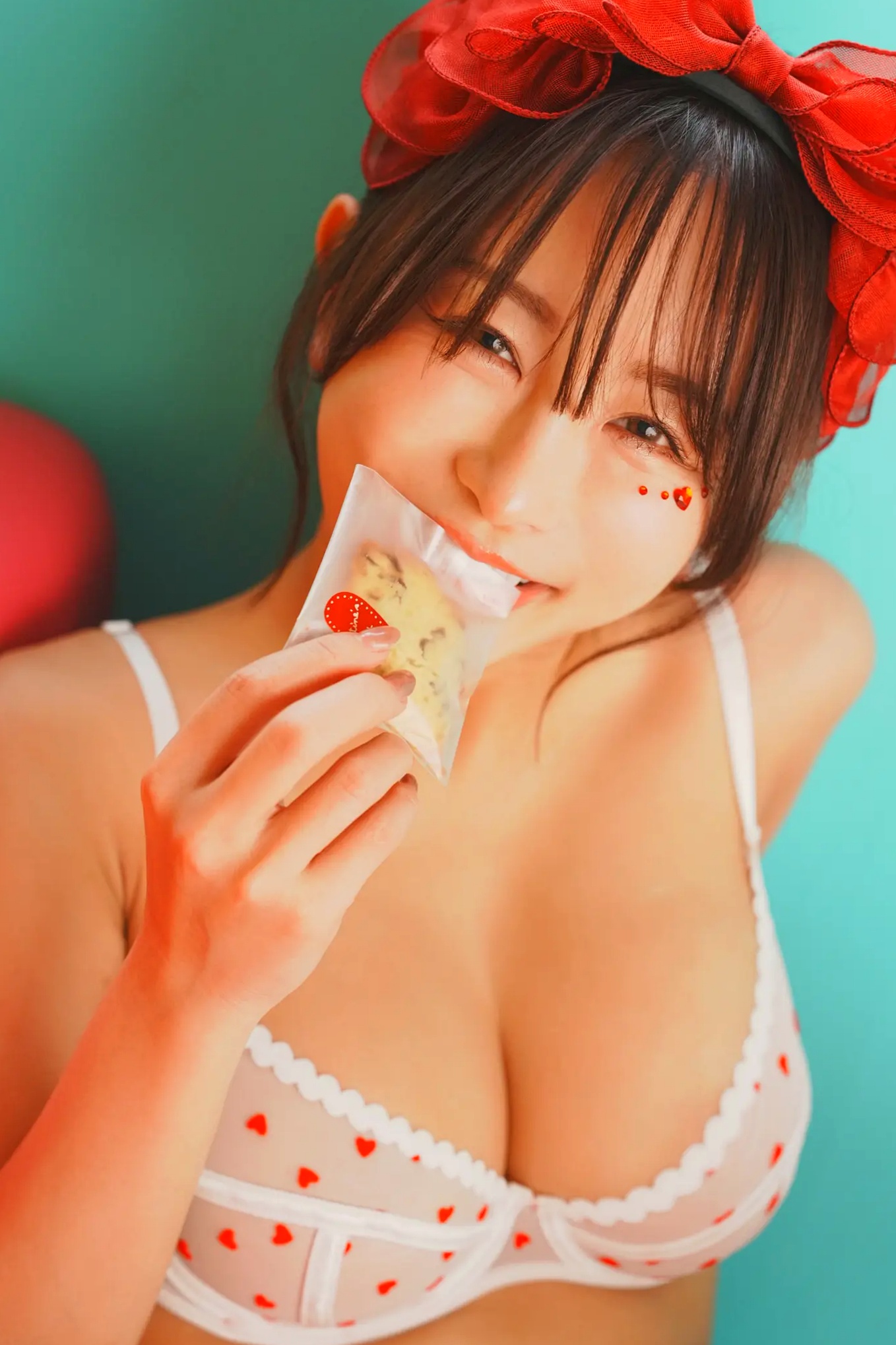 いくみ (193iKkyu3) 浪漫情人节甜美写真,身穿可爱爱心内衣,演绎极致性感诱惑