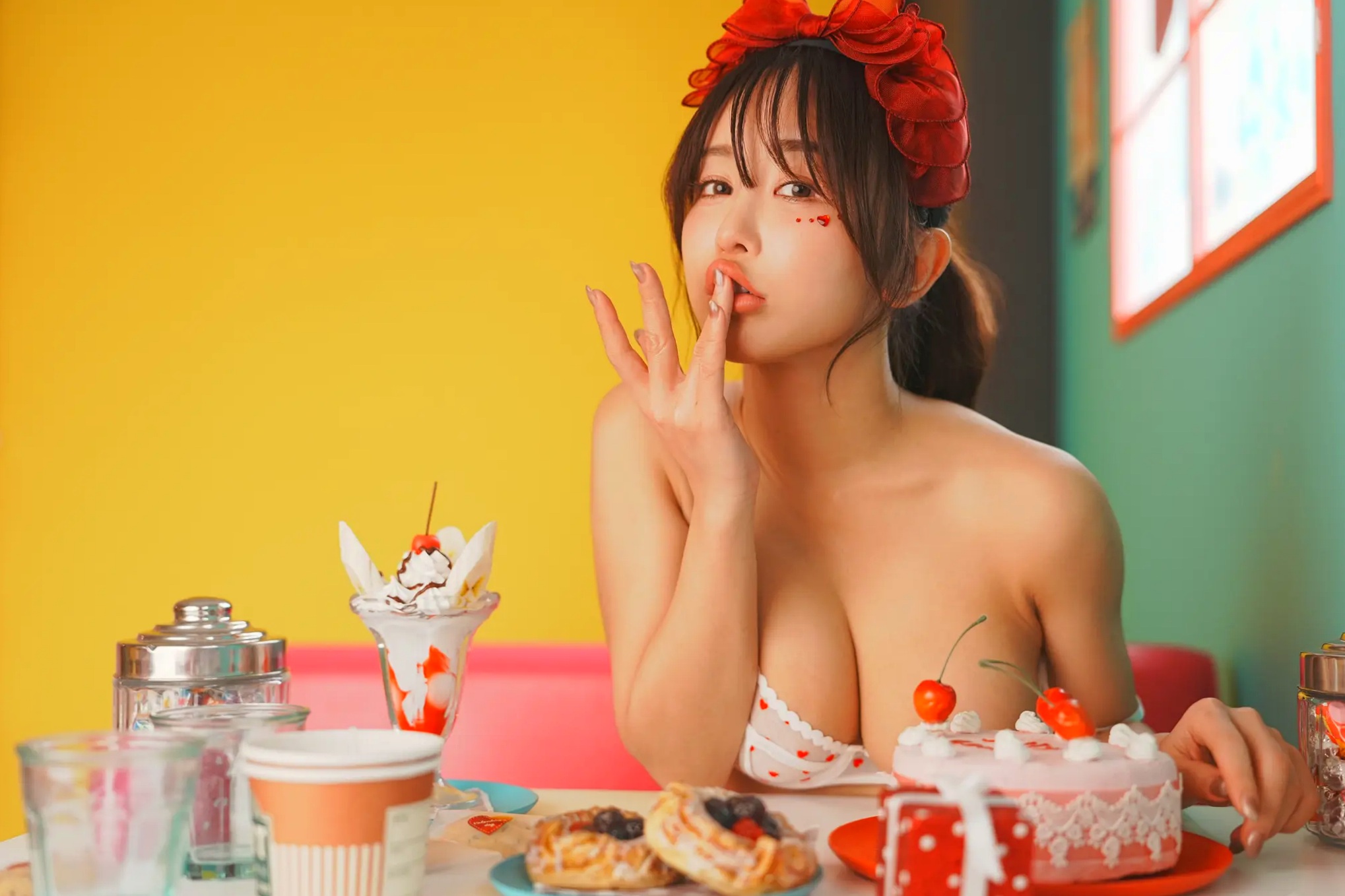 いくみ (193iKkyu3) 浪漫情人节甜美写真,身穿可爱爱心内衣,演绎极致性感诱惑