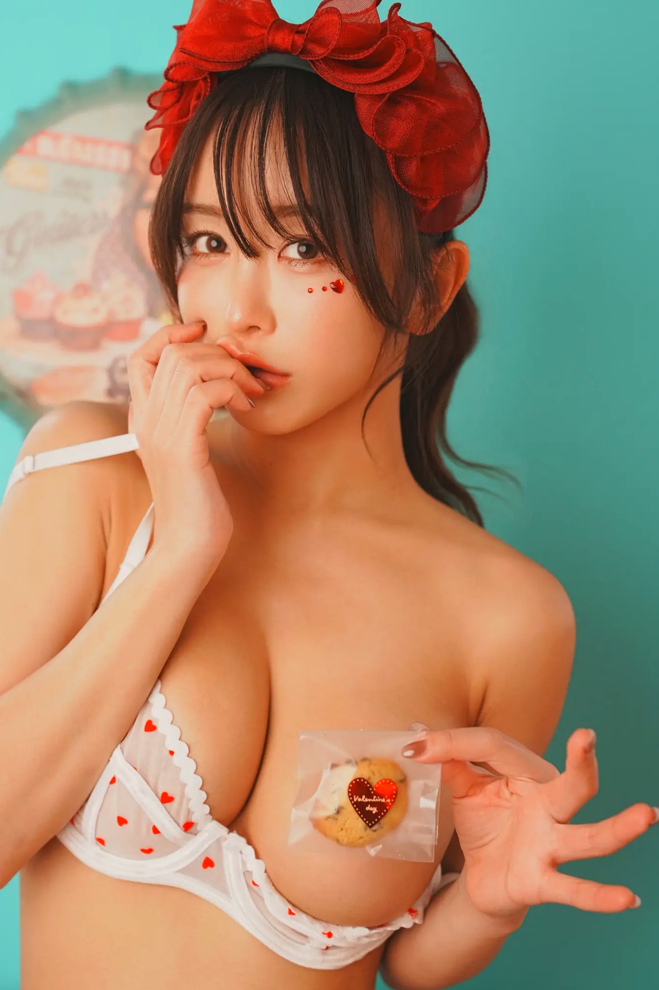 いくみ (193iKkyu3) 浪漫情人节甜美写真,身穿可爱爱心内衣,演绎极致性感诱惑