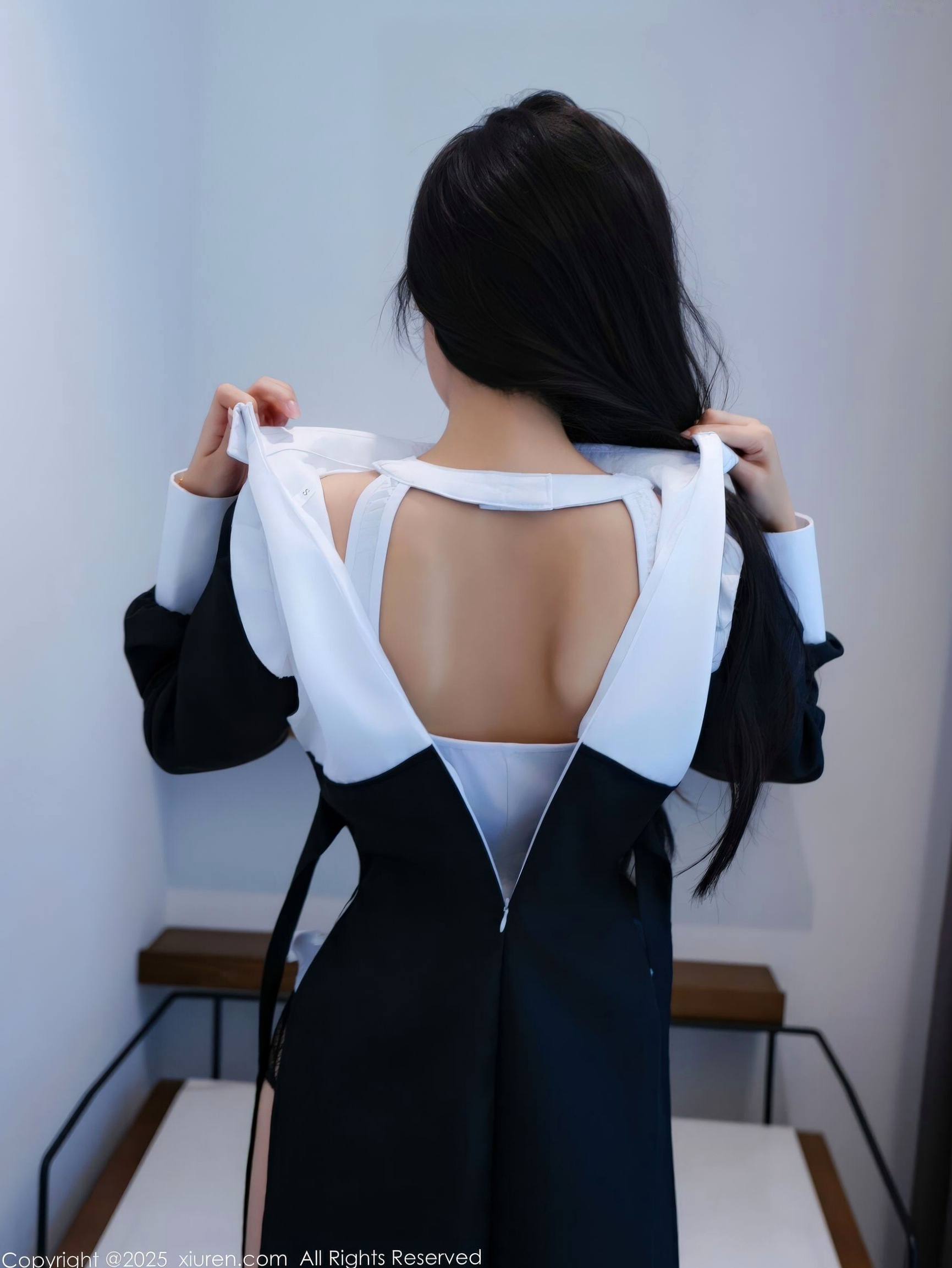 秀人网11059白琮瑗:极致诱惑黑白情趣修女服,绝美黑丝吊带私房写真,完美曲线尽显妩媚风情