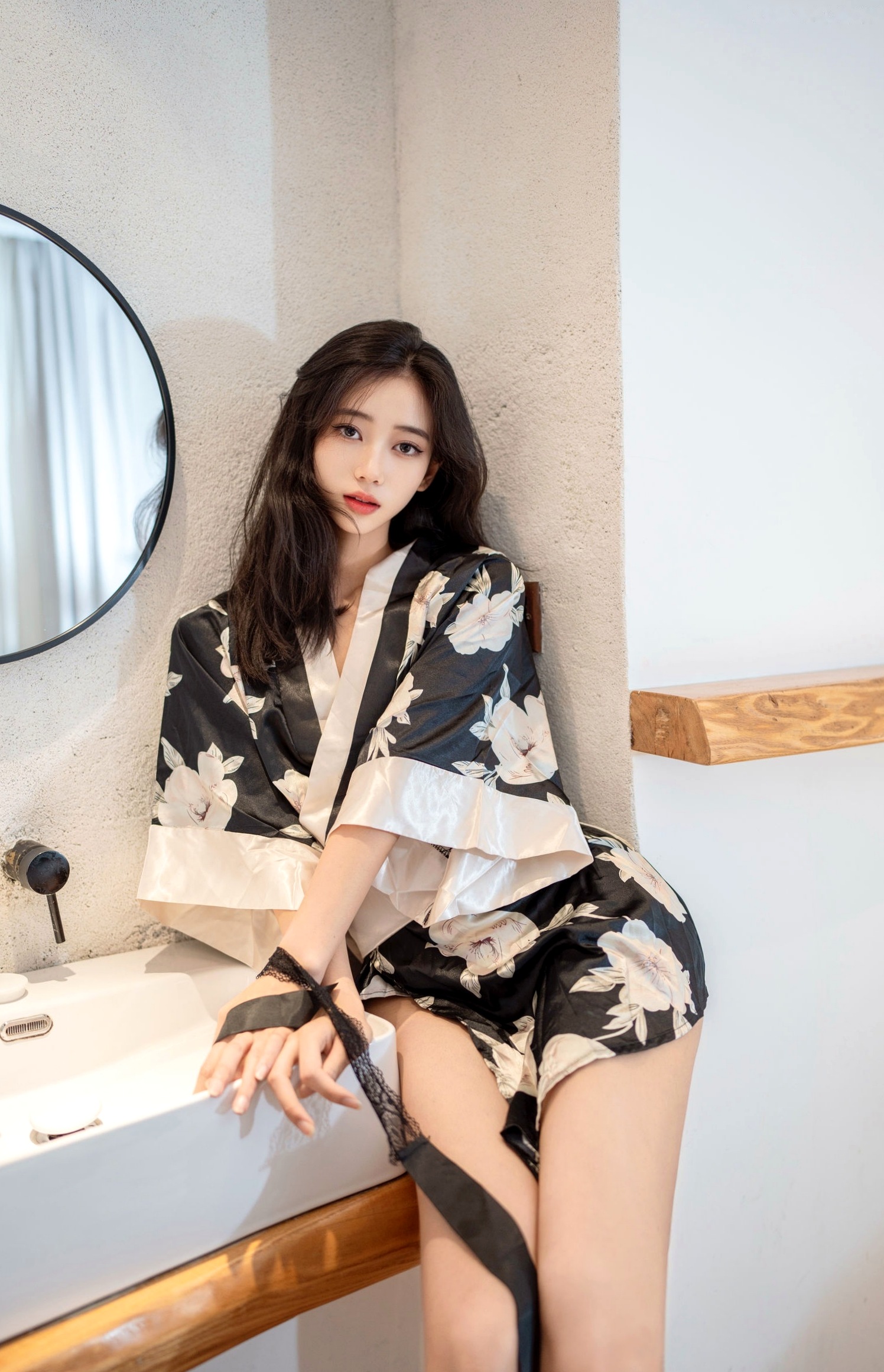 时安安滴蜡艺术写真:黑白花纹睡袍慵懒私房,演绎极致诱惑与野性美感,XingYan星颜社精品