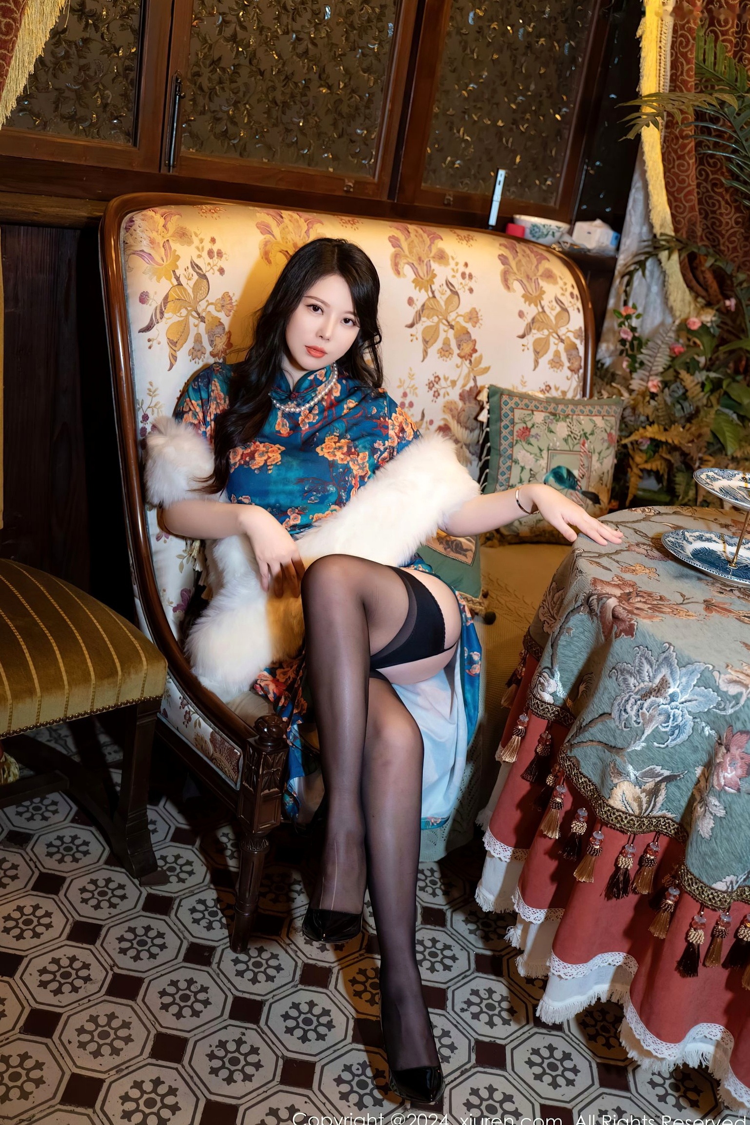 Gallery - XiuRen秀人网 - XiuRen -8476-白茹雪abby:蓝绿色旗袍搭配华丽皮草,复古风情下的黑丝御姐极致诱惑写真秀人网 - XiuRen 旗袍黑丝内衣气质 女神私房照_秀色女神