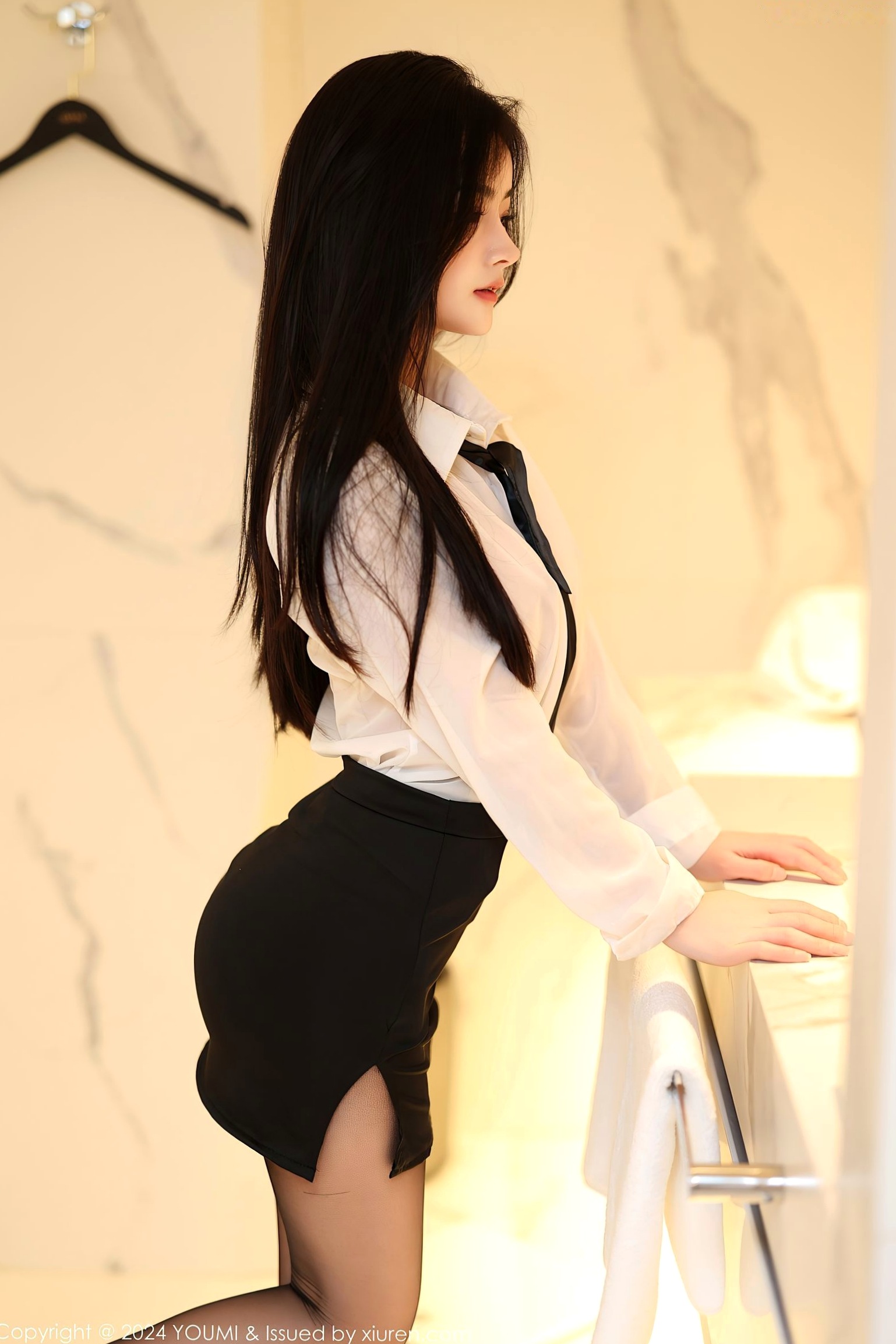 Gallery - YouMi尤蜜荟 - Chiness Model -1050-谭小灵:浴室湿身诱惑,OL白衬衫与黑丝美腿的极致碰撞,尽显御姐魅力与曼妙身材尤蜜荟 - Chiness Model 黑丝浴室湿身诱惑 女神私房照_秀色女神