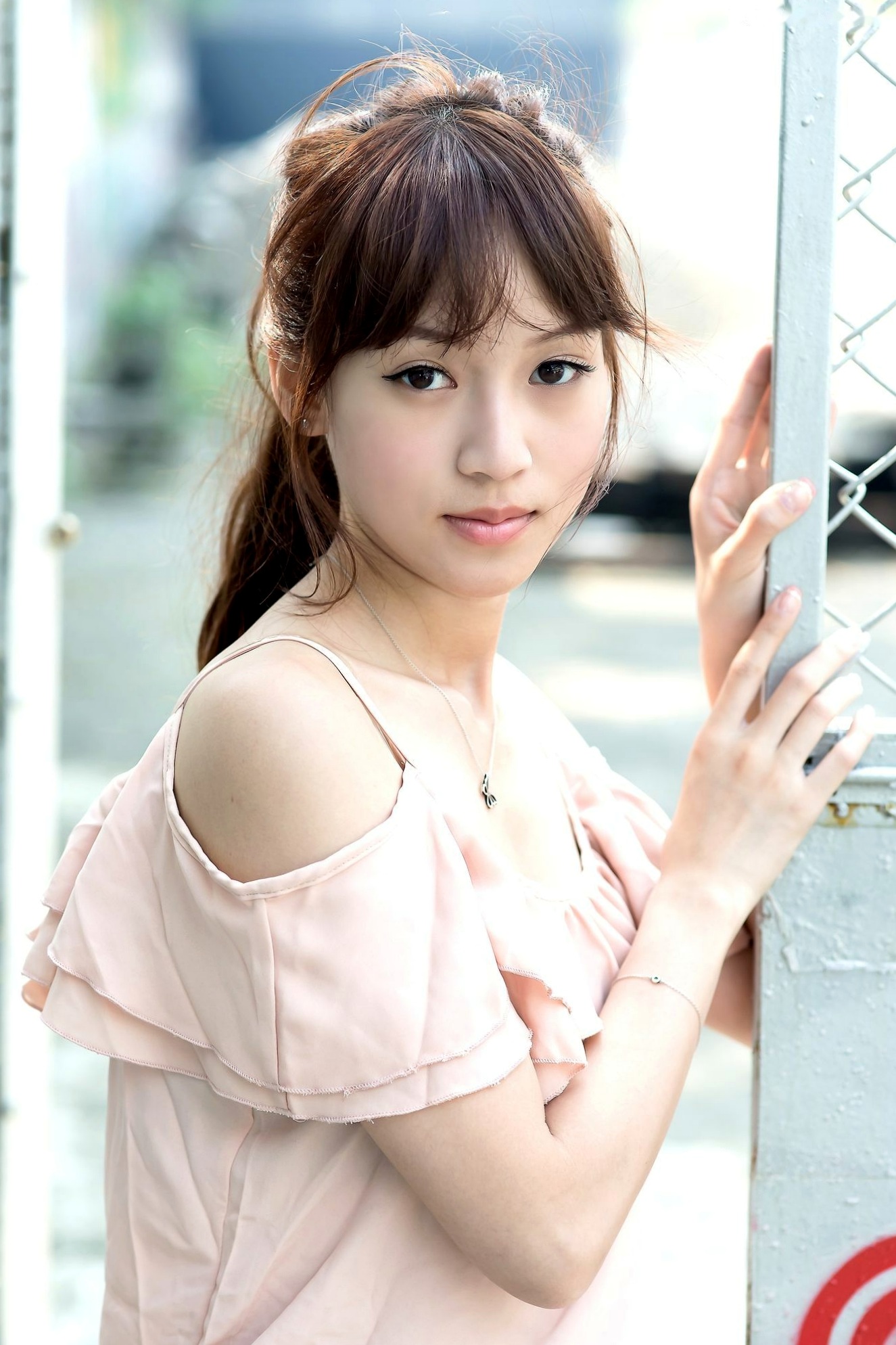 Gallery - 台湾模特 - modelAriel外拍写真:清新校服与简约私房,治愈系甜美女神梦幻展现台湾清纯校服街拍治愈系 女神私房照_秀色女神