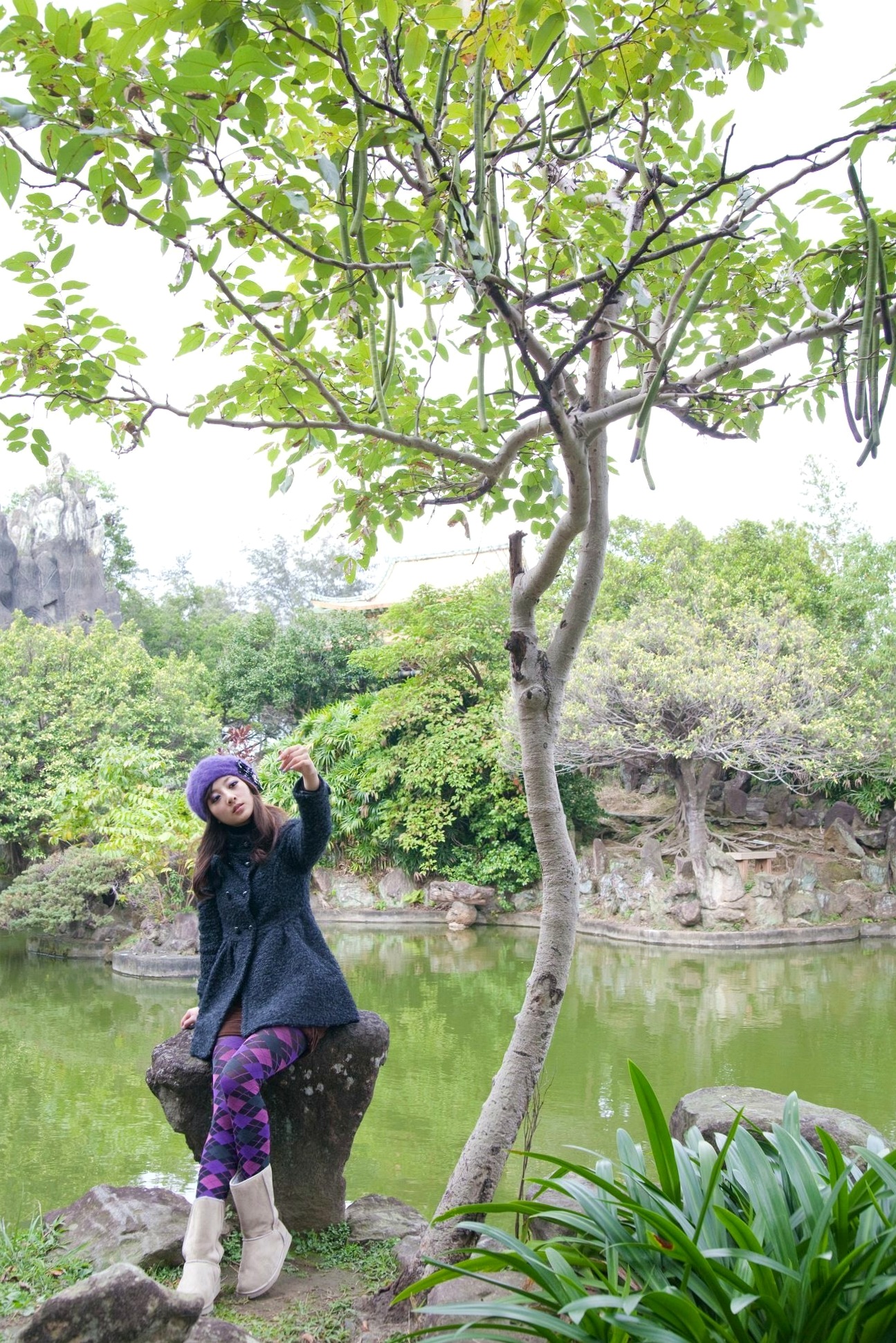 台湾正妹Mikako果子MM双溪公园户外私房写真,清新甜美针织衫穿搭,治愈系气质女神公园街拍生活照