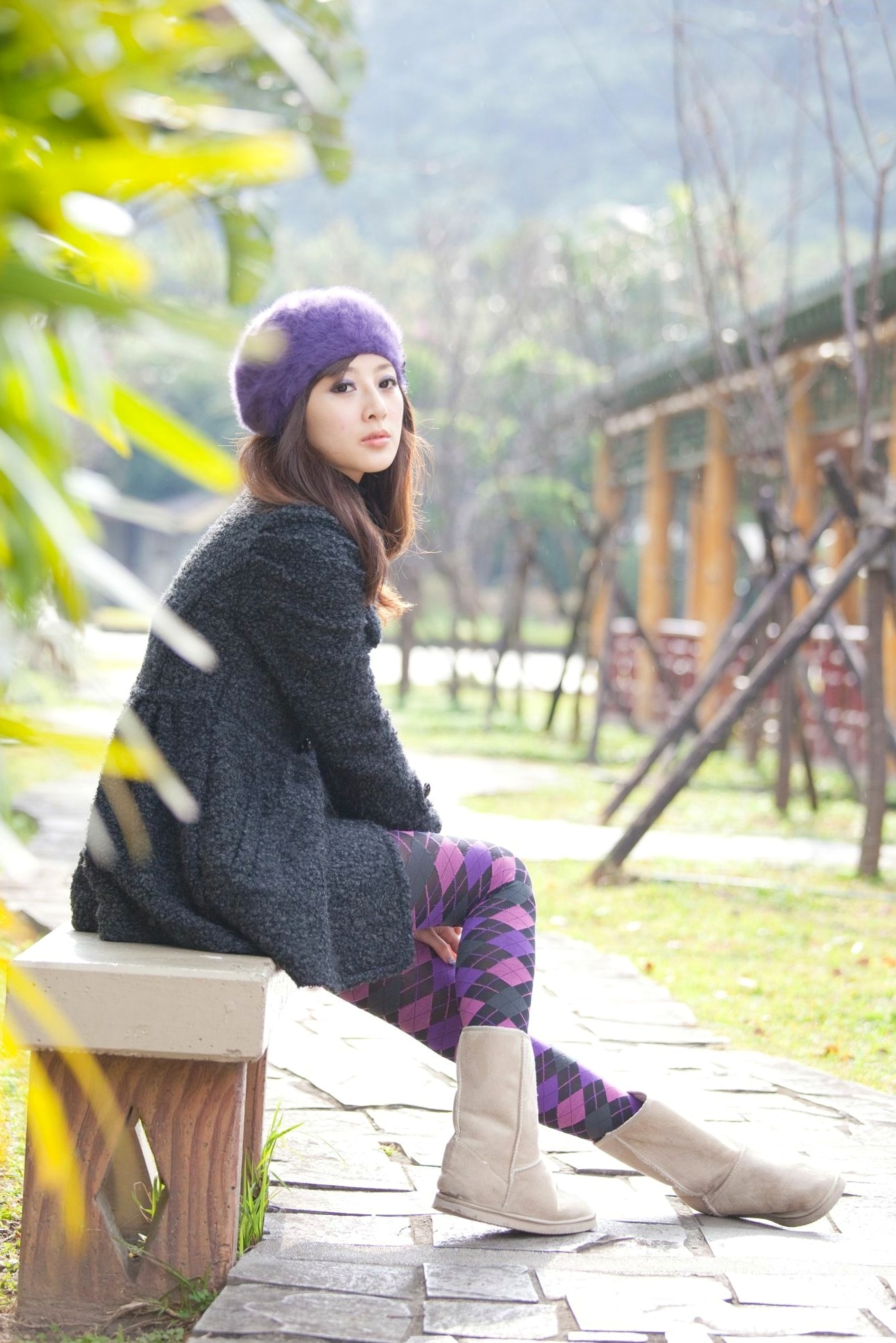 台湾正妹Mikako果子MM双溪公园户外私房写真,清新甜美针织衫穿搭,治愈系气质女神公园街拍生活照