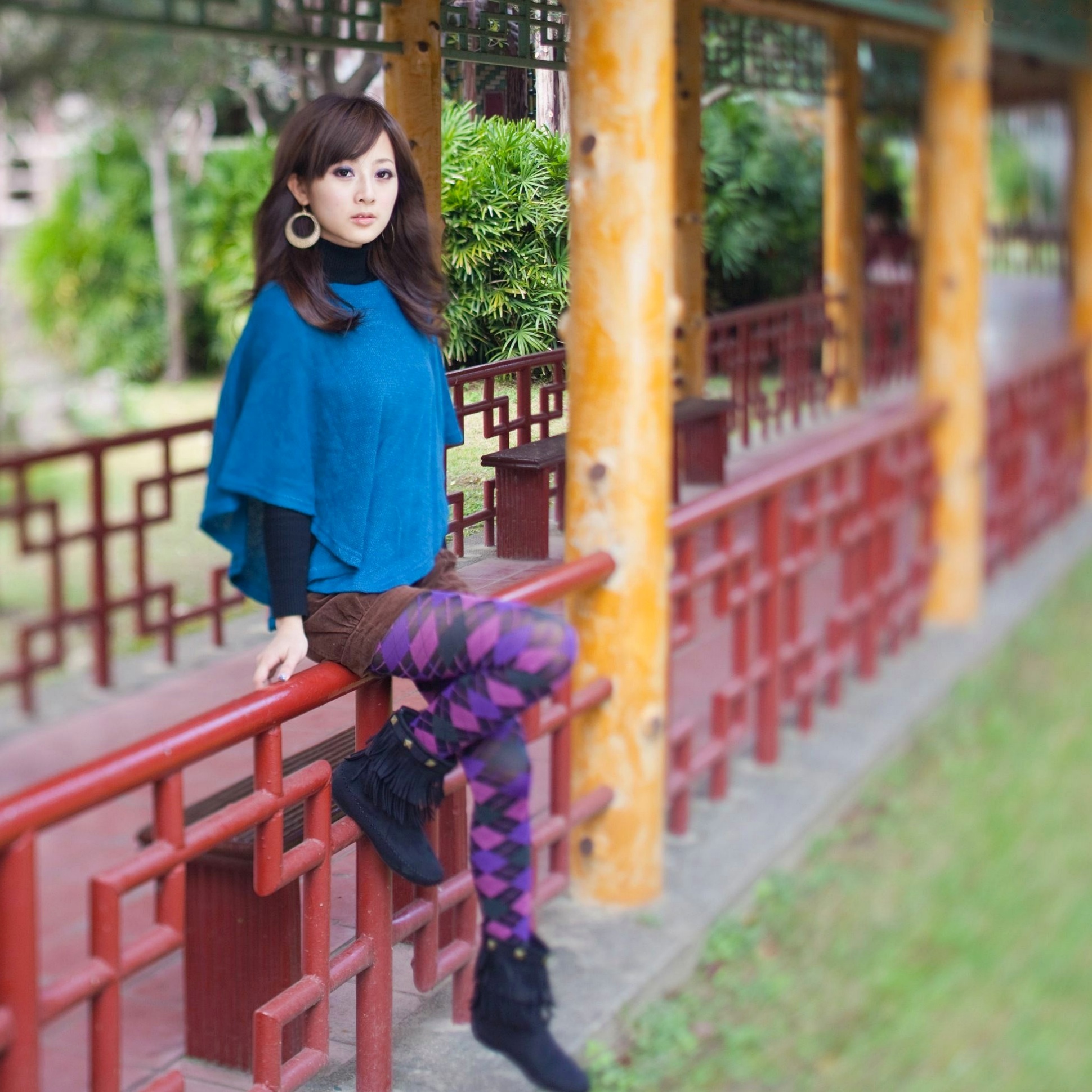台湾正妹Mikako果子MM双溪公园户外私房写真,清新甜美针织衫穿搭,治愈系气质女神公园街拍生活照