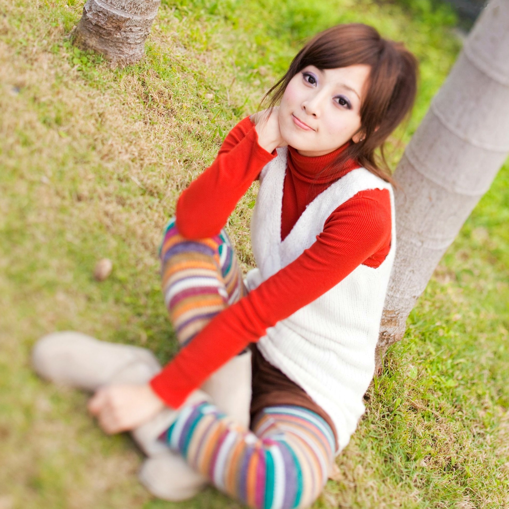 台湾正妹Mikako果子MM双溪公园户外私房写真,清新甜美针织衫穿搭,治愈系气质女神公园街拍生活照
