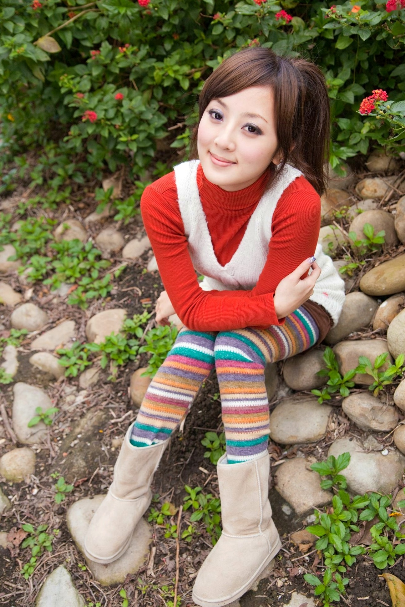 台湾正妹Mikako果子MM双溪公园户外私房写真,清新甜美针织衫穿搭,治愈系气质女神公园街拍生活照