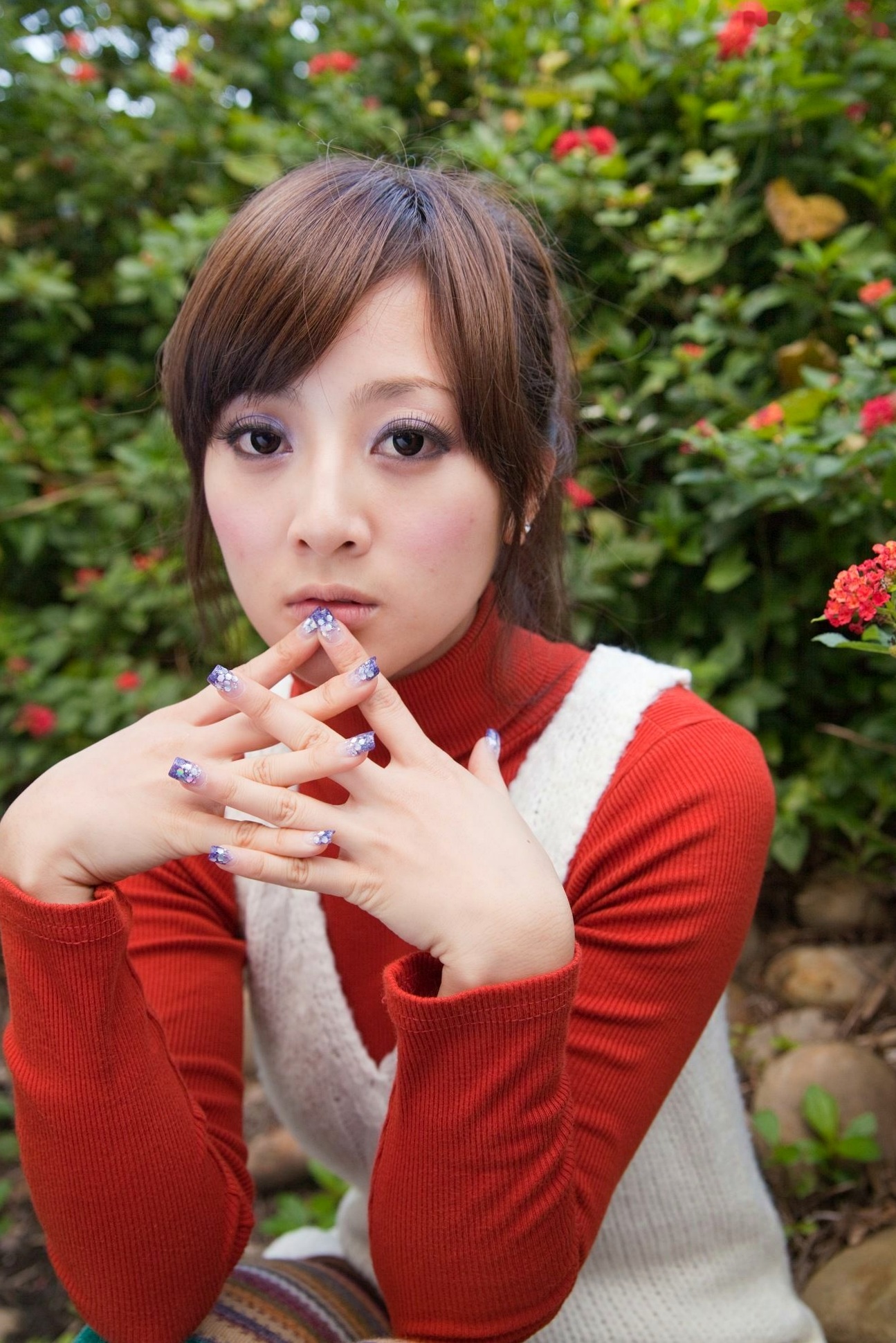 台湾正妹Mikako果子MM双溪公园户外私房写真,清新甜美针织衫穿搭,治愈系气质女神公园街拍生活照