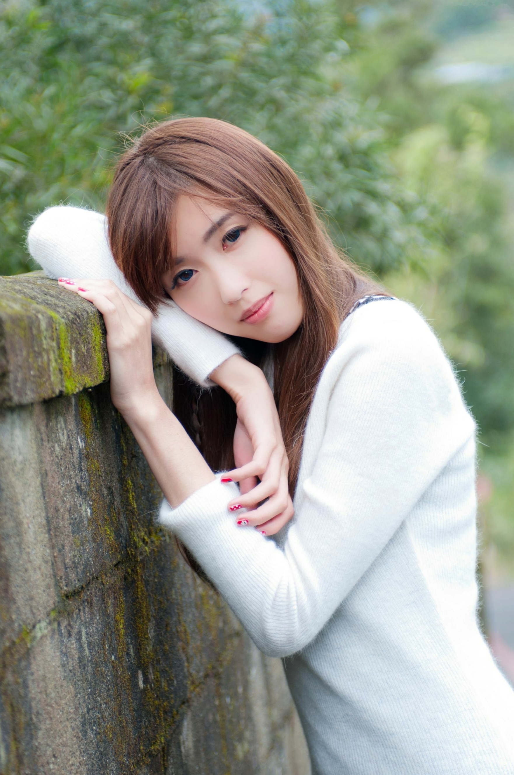 台湾正妹Kila晶晶/金允乔校园美拍:清新纯美针织衫户外写真系列图片