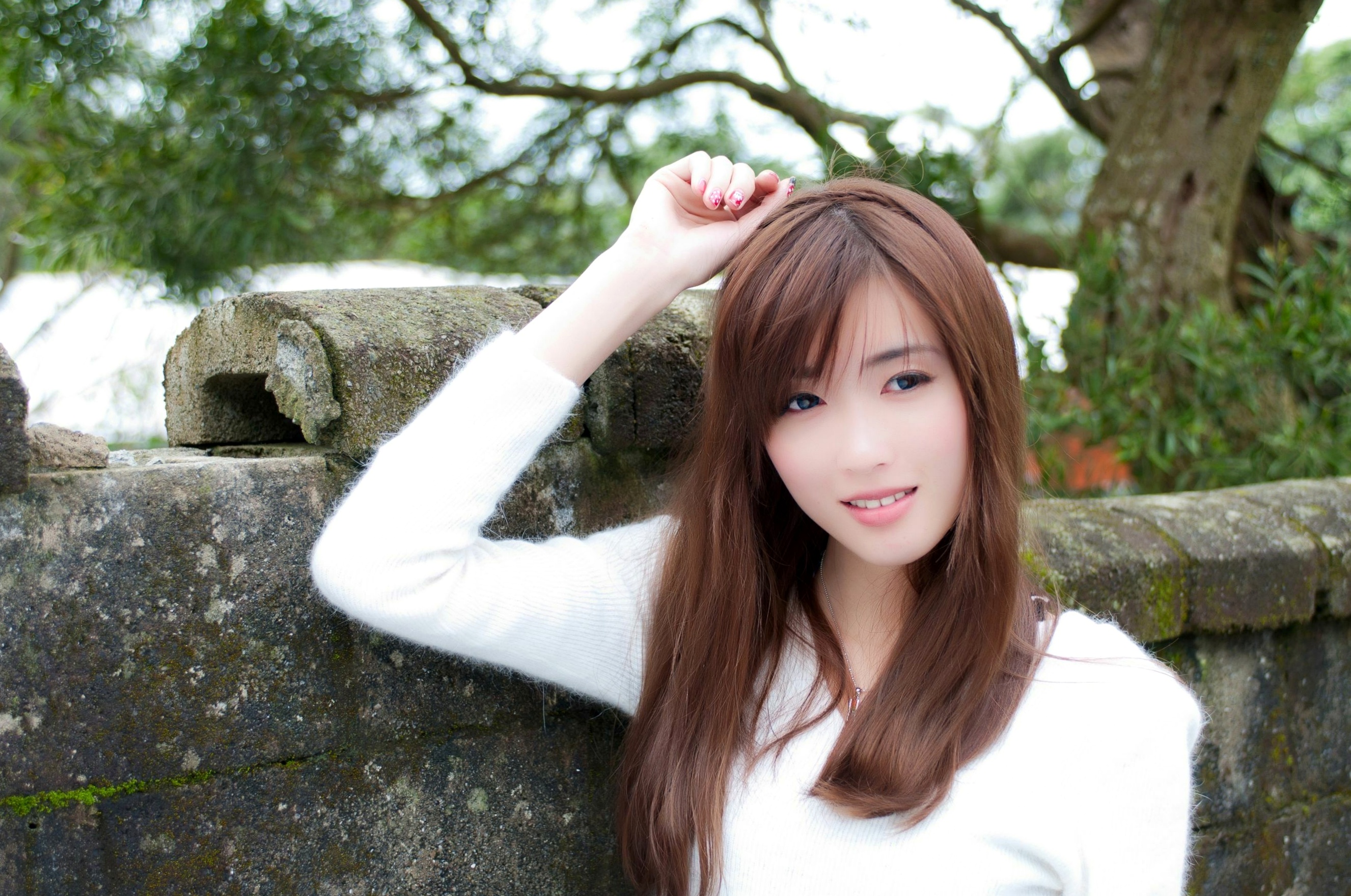 台湾正妹Kila晶晶/金允乔校园美拍:清新纯美针织衫户外写真系列图片