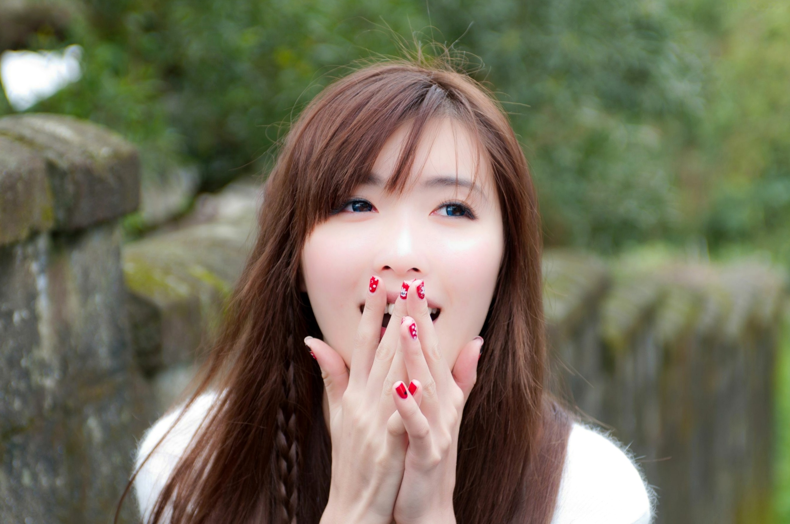 台湾正妹Kila晶晶/金允乔校园美拍:清新纯美针织衫户外写真系列图片