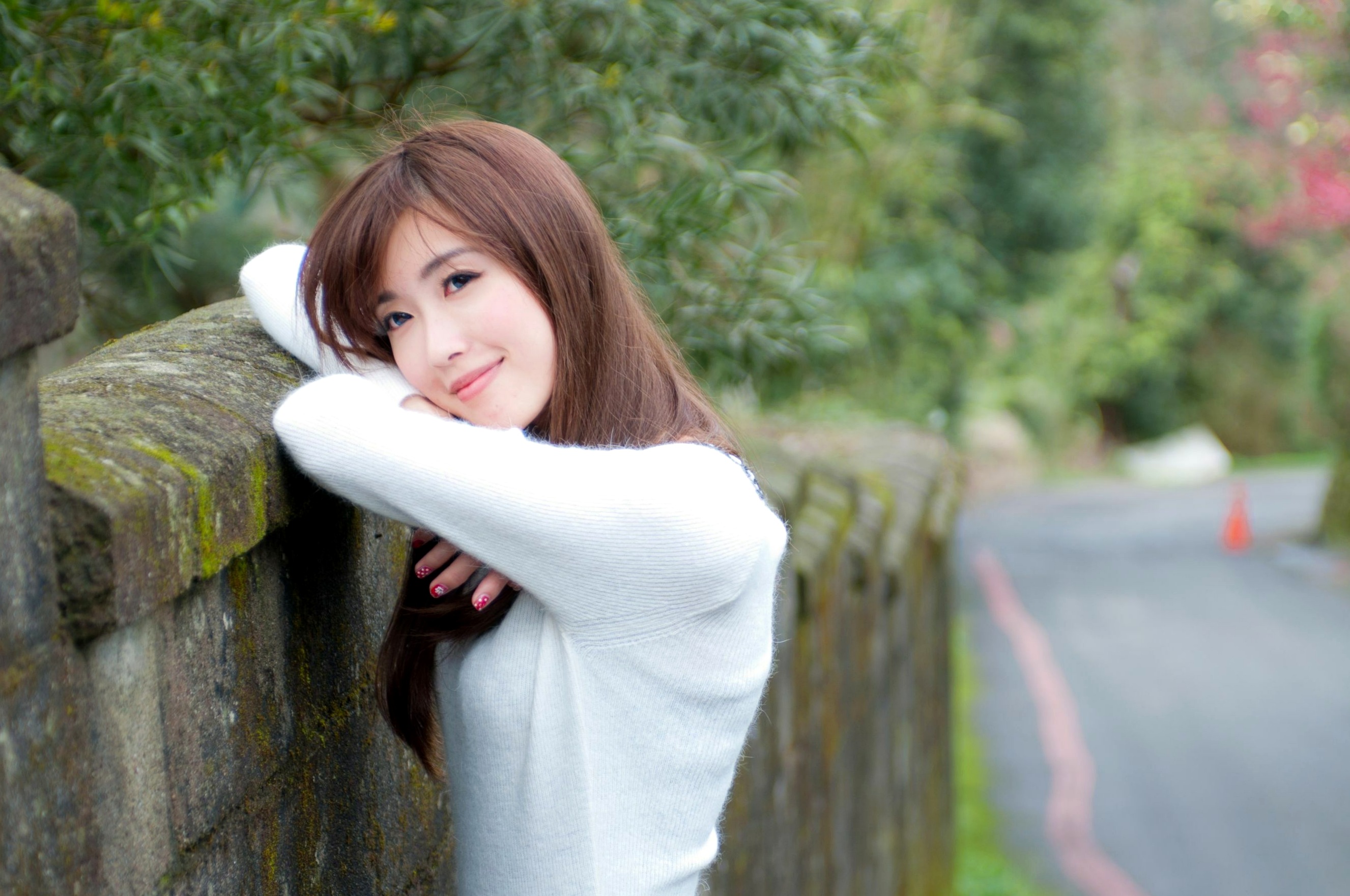 台湾正妹Kila晶晶/金允乔校园美拍:清新纯美针织衫户外写真系列图片