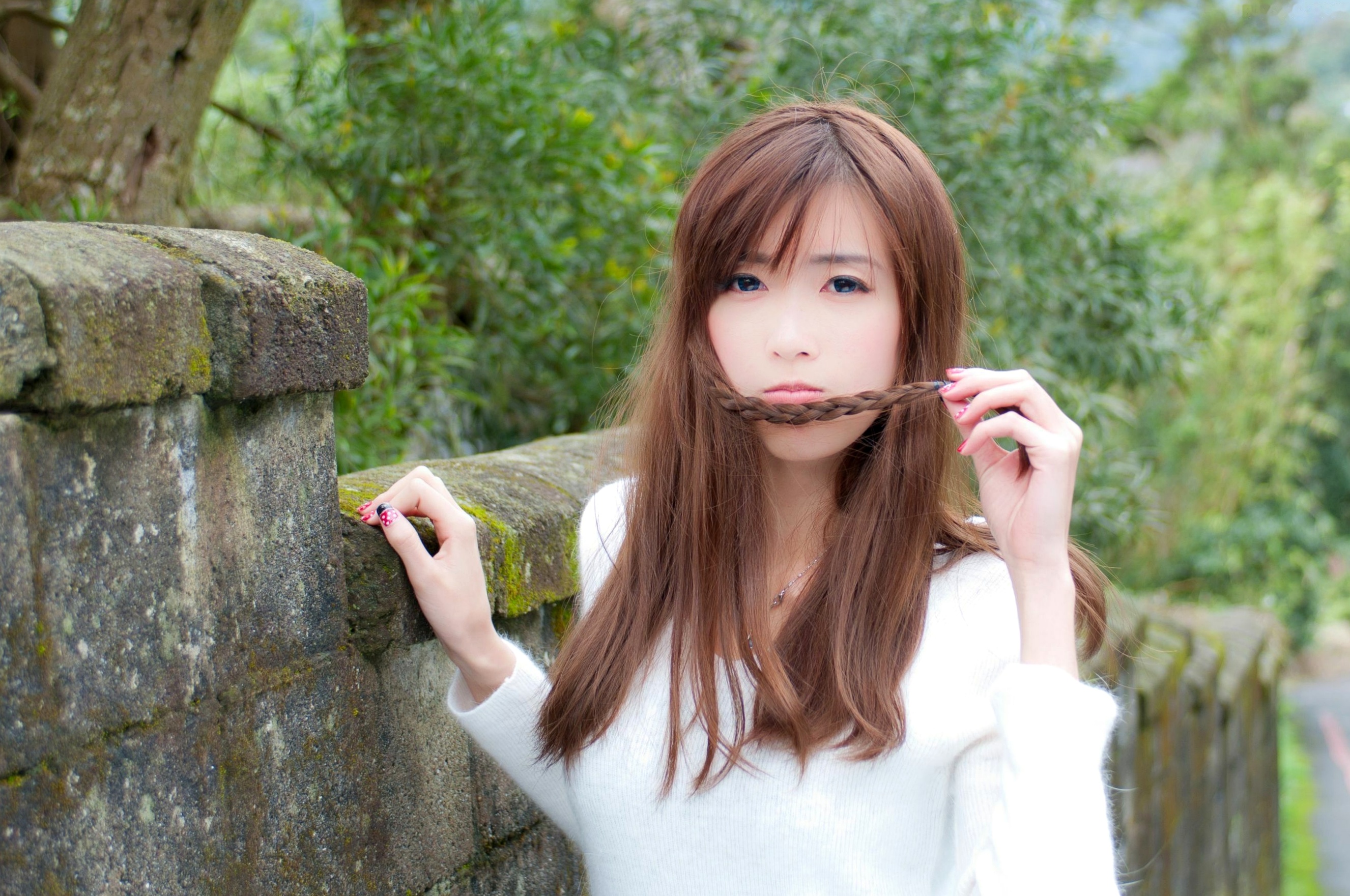 台湾正妹Kila晶晶/金允乔校园美拍:清新纯美针织衫户外写真系列图片