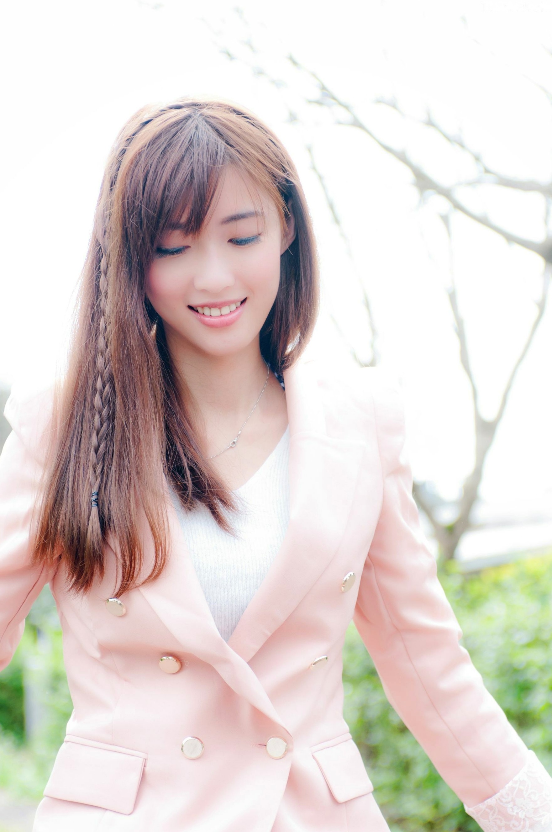 台湾正妹Kila晶晶/金允乔校园美拍:清新纯美针织衫户外写真系列图片