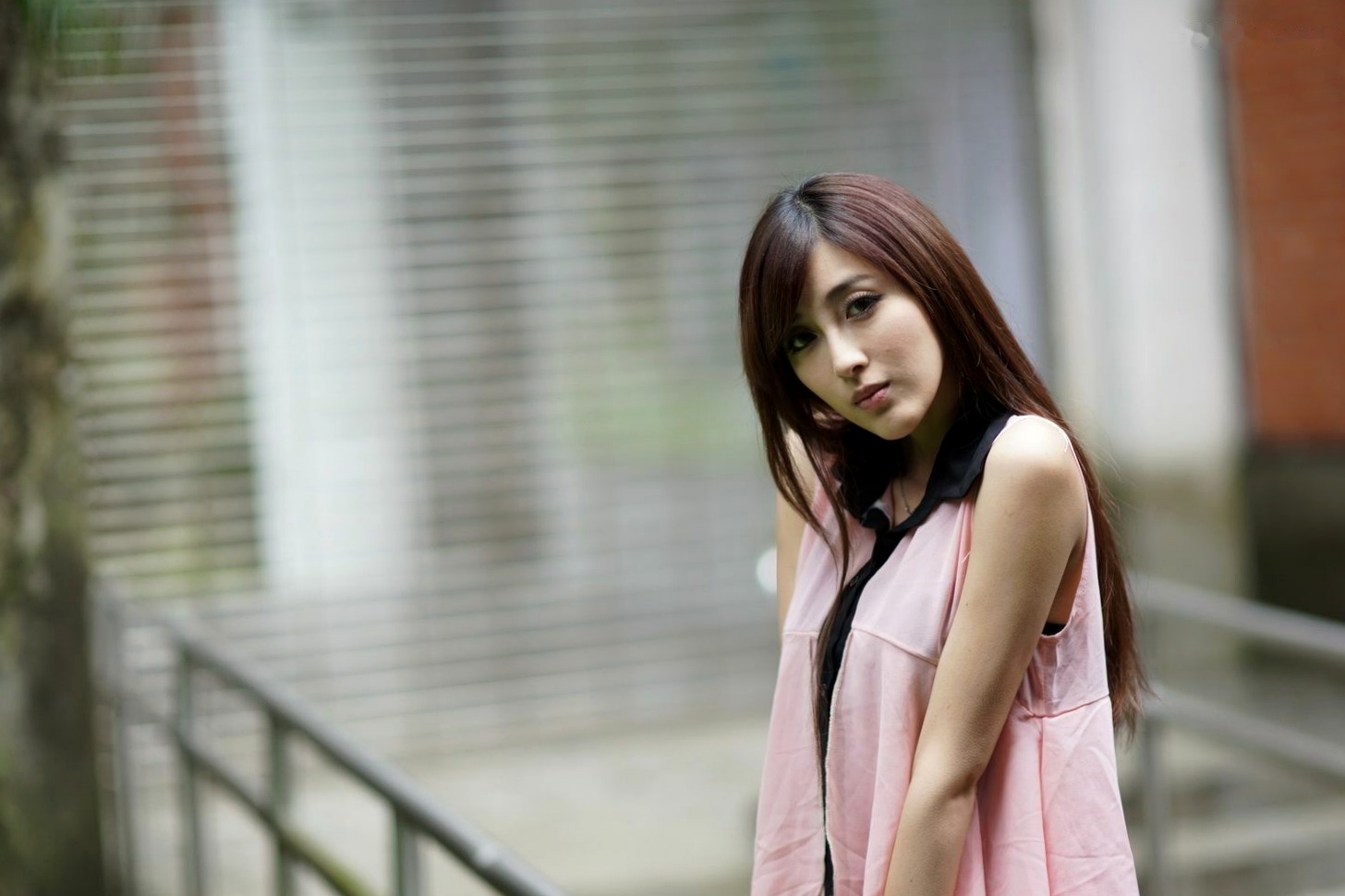 台湾正妹Kila晶晶/金允乔校园美拍:清新纯美针织衫户外写真系列图片