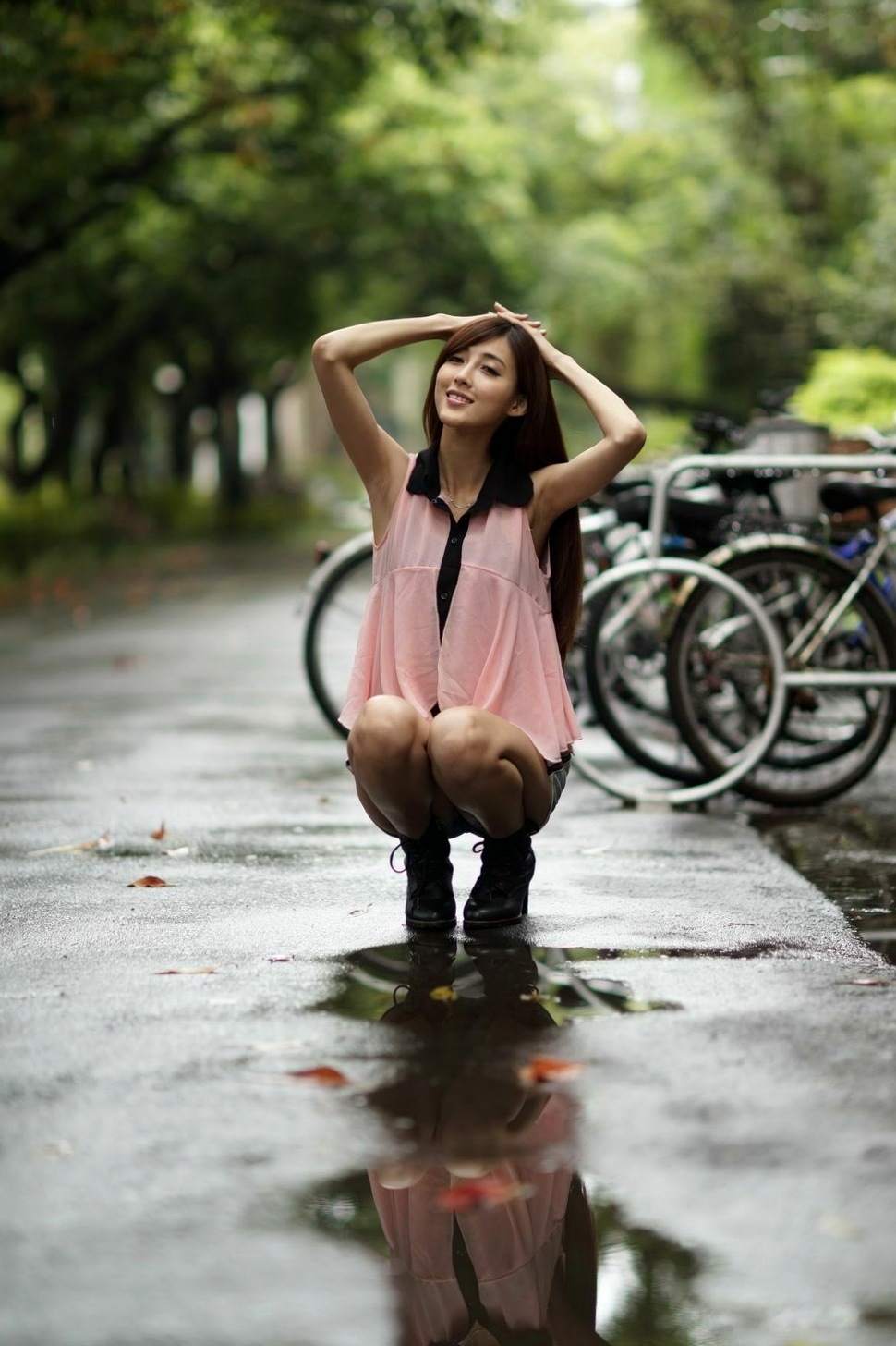 台湾正妹Kila晶晶/金允乔校园美拍:清新纯美针织衫户外写真系列图片