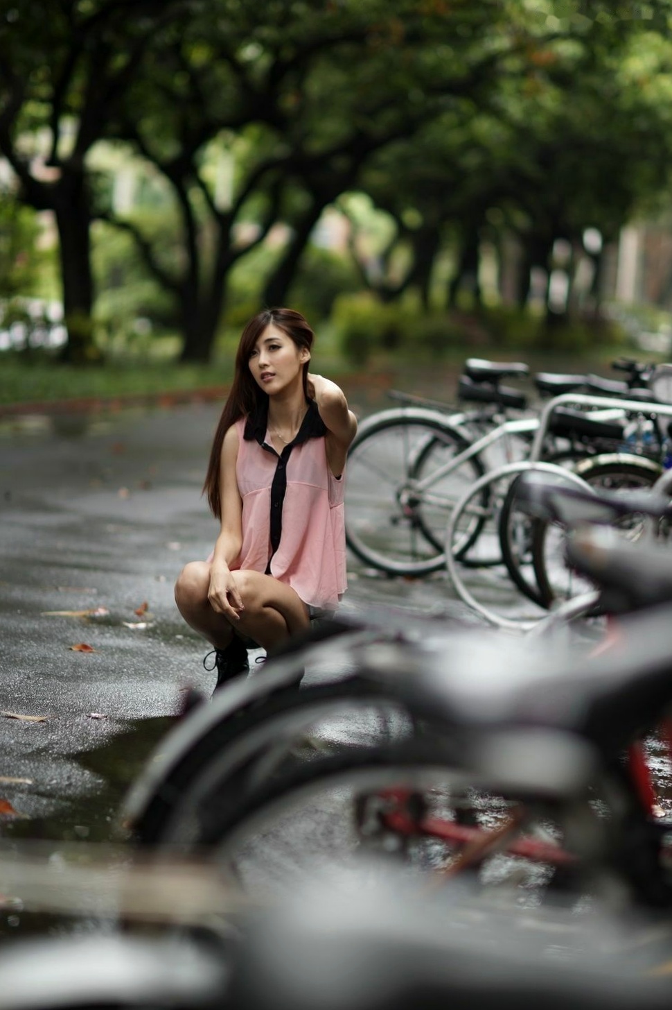 台湾正妹Kila晶晶/金允乔校园美拍:清新纯美针织衫户外写真系列图片