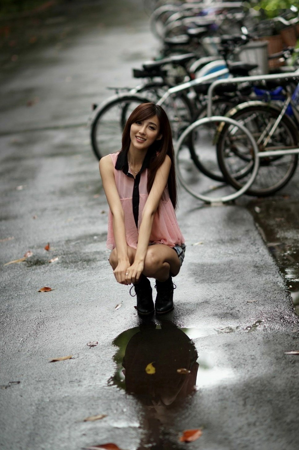 台湾正妹Kila晶晶/金允乔校园美拍:清新纯美针织衫户外写真系列图片